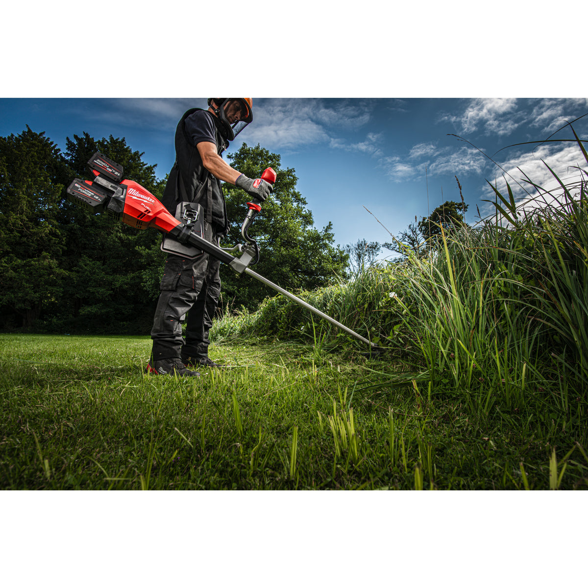 Motocoasă Milwaukee M18 F2BCU-0 FUEL™ cu doi acumulatori, cod 4933480859