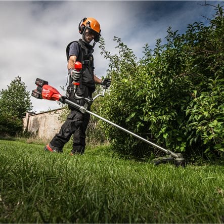 Motocoasă Milwaukee M18™ F2BCU-122 FUEL™, 2 x acumulator M18 FB12, 1 x încărcător M18 DBSC, cod 4933480860