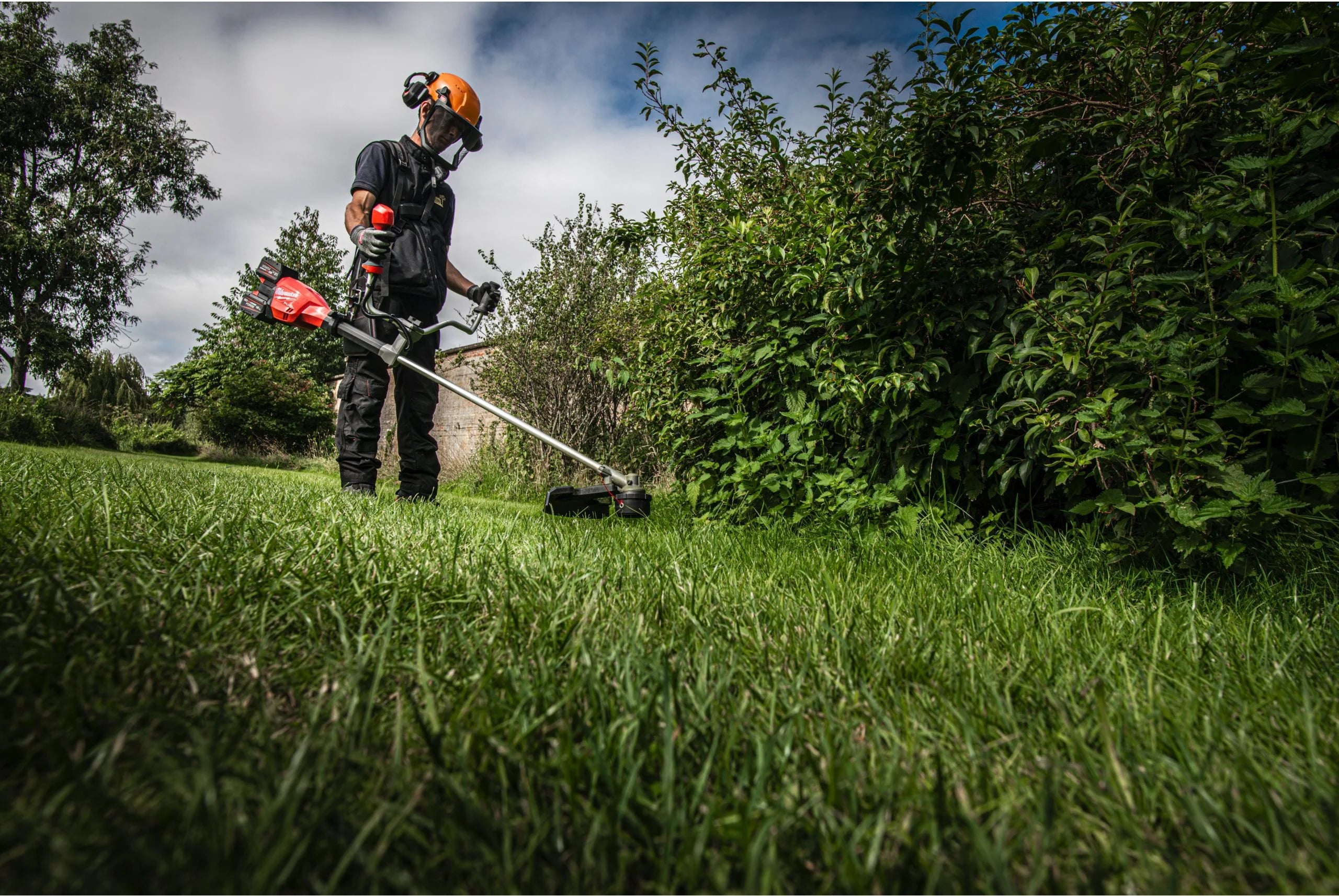 Motocoasă Milwaukee M18™ F2BCU-122 FUEL™, 2 x acumulator M18 FB12, 1 x încărcător M18 DBSC, cod 4933480860