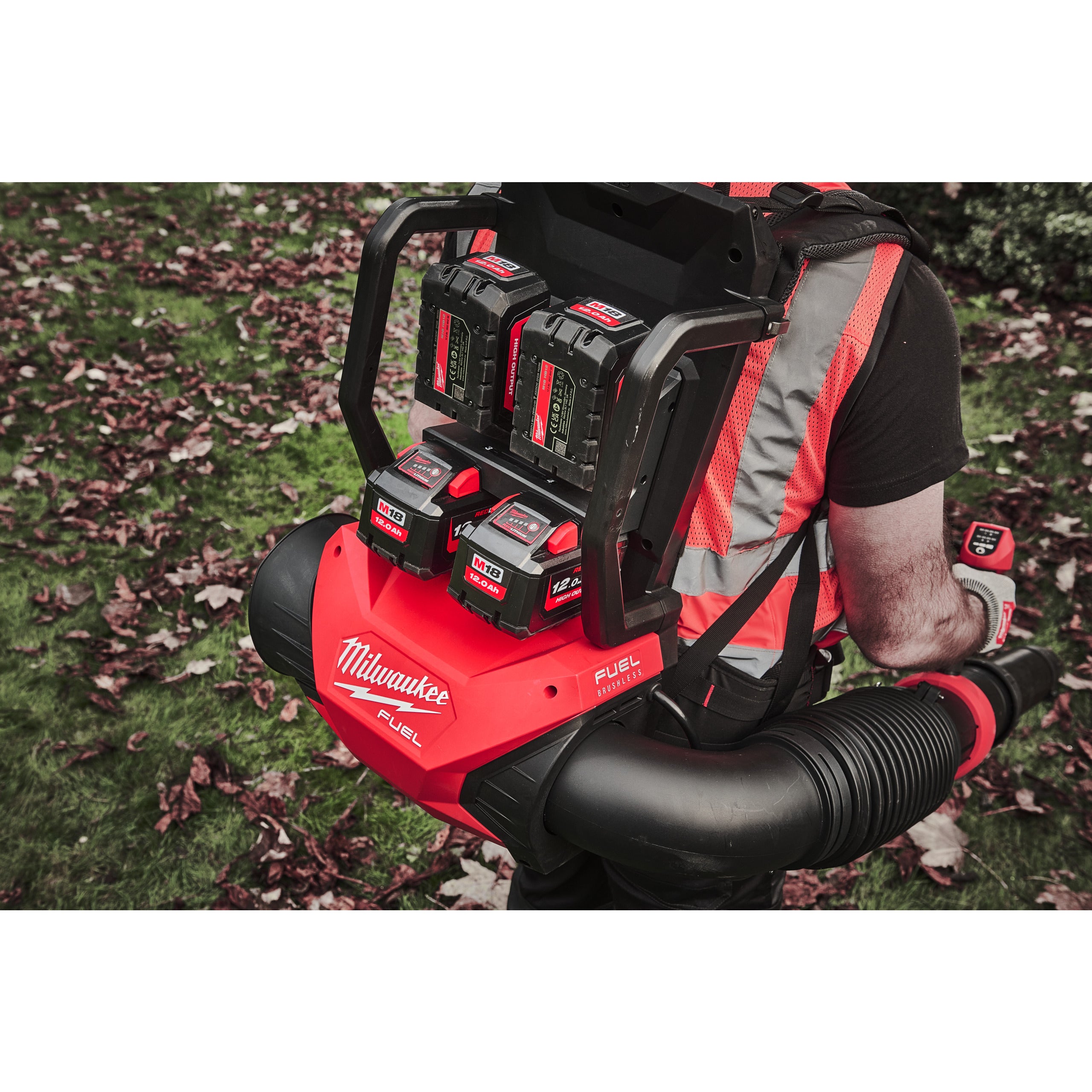 Suflantă Milwaukee M18 F2BPB-124 FUEL™ tip rucsac cu doi acumulatori, cod 4933499231