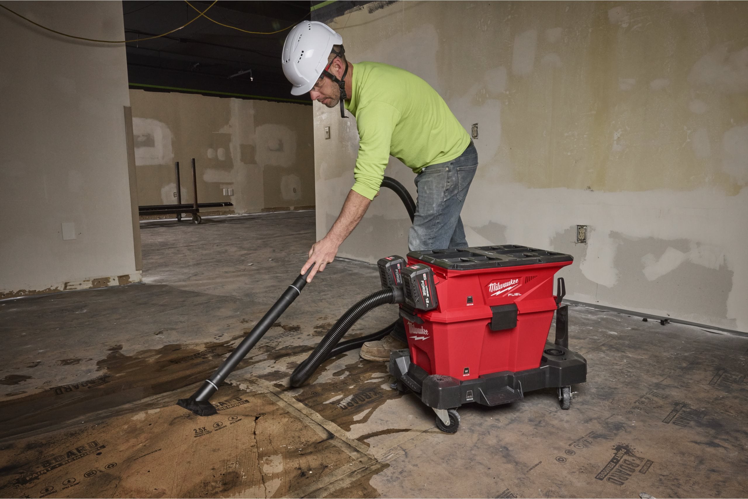 Aspirator Milwaukee M18™ F2VC23LG2-0 FUEL™ PACKOUT™ NEXUS 23L clasa L, cod 4933500140