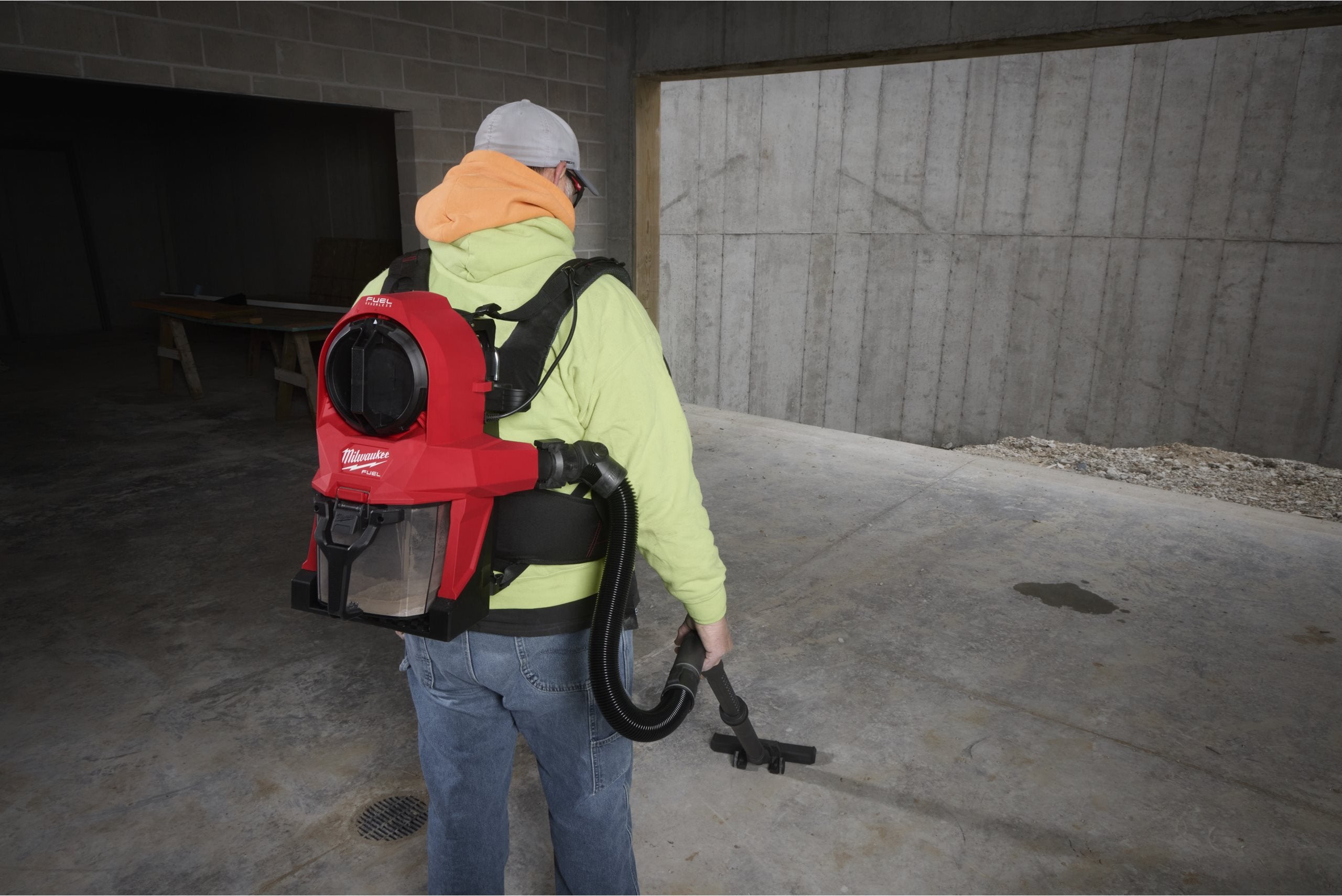 Aspirator Milwaukee M18™ FBPV2-0 FUEL™ tip rucsac, 3,8 litri, motor fără perii POWERSTATE™, cod 4933500039