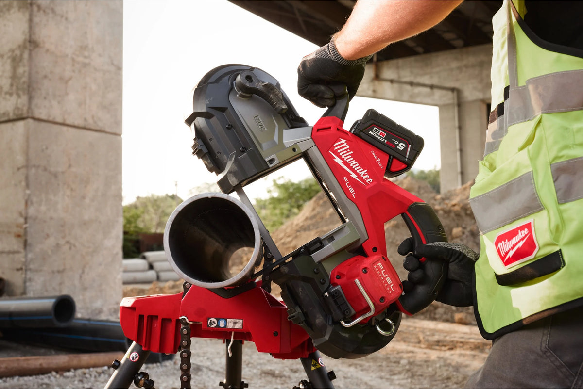 Fierăstrău cu bandă Milwaukee M18 FBS127DO-0C pentru tăieri adânci, cu declanșator dublu, FUEL™ ONE-KEY™, 1 x cutie plastic, cod 4933498311
