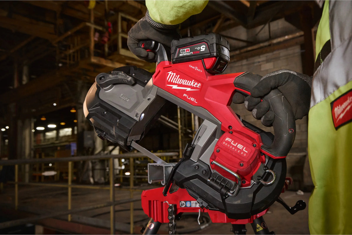 Fierăstrău cu bandă Milwaukee M18 FBS127DO-0C pentru tăieri adânci, cu declanșator dublu, FUEL™ ONE-KEY™, 1 x cutie plastic, cod 4933498311