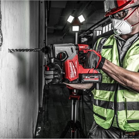 Ciocan rotopercutor SDS-Plus 26 mm cu 4 funcții M18 FUEL™ Milwaukee M18FH-0, cod 4933478499