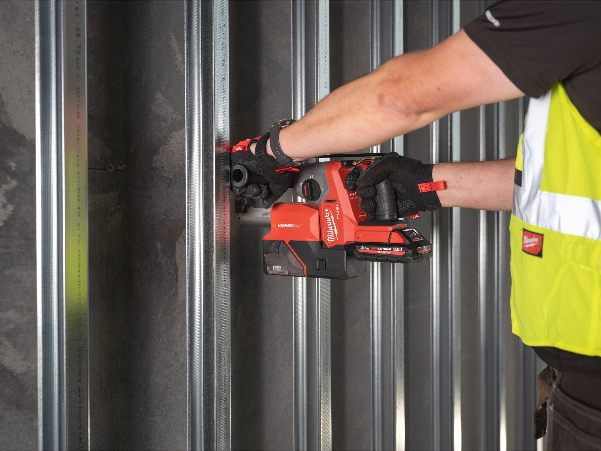 Ciocan rotopercutor Milwaukee SDS-Plus FUEL™ M18 FHAC16-302X compact 16 mm, 2 x acumulator M18 HB3, 1 x încărcător M12-18 FC, 1 x cutie HD, cod 4933498584