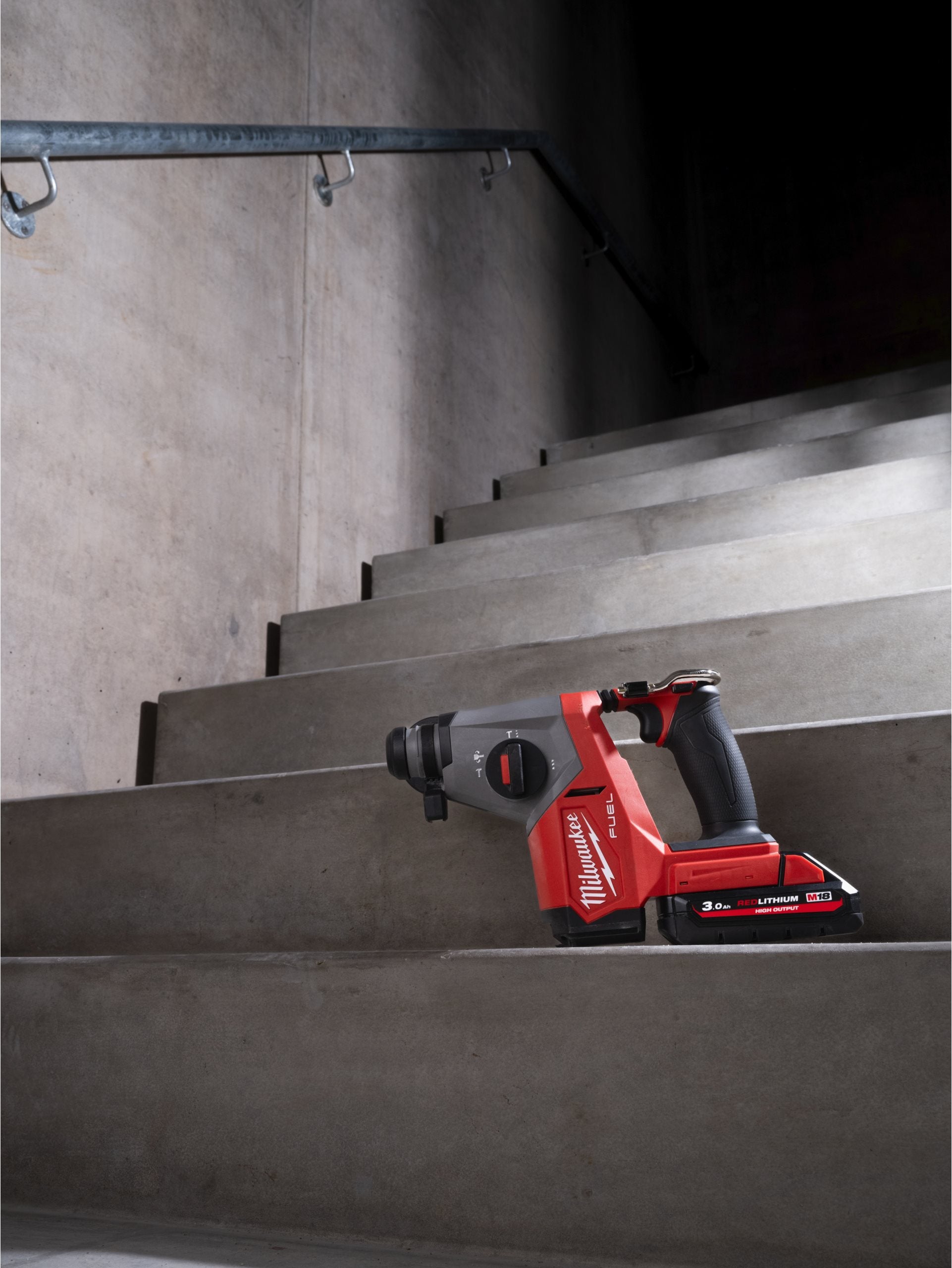 Ciocan rotopercutor Milwaukee SDS-Plus FUEL™ M18 FHAC16-302X compact 16 mm, 2 x acumulator M18 HB3, 1 x încărcător M12-18 FC, 1 x cutie HD, cod 4933498584