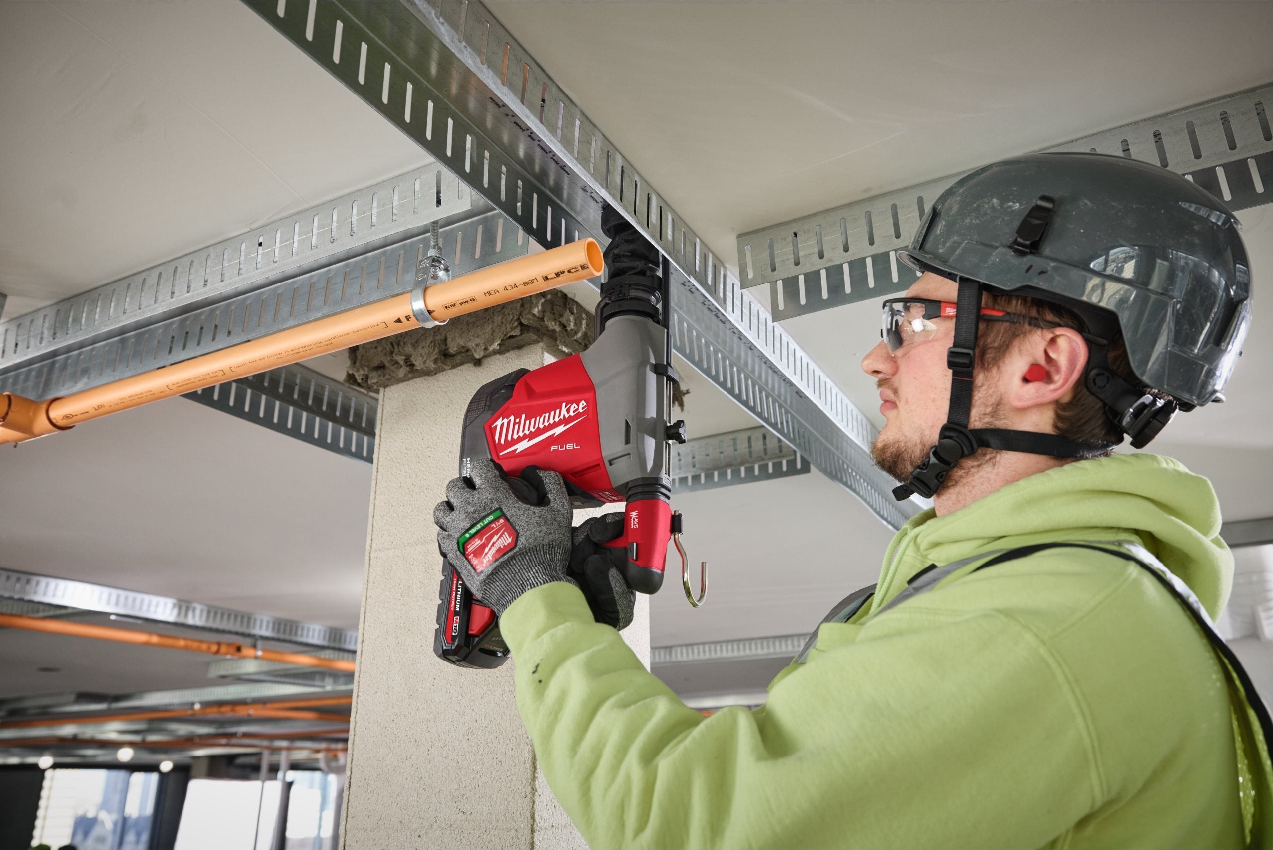 Ciocan rotopercutor Milwaukee M18 FHAFOH16-0X, 16 MM SDS-PLUS, FUEL™, extractor de praf integrat, 1 x cutie HD, cod 4933493532