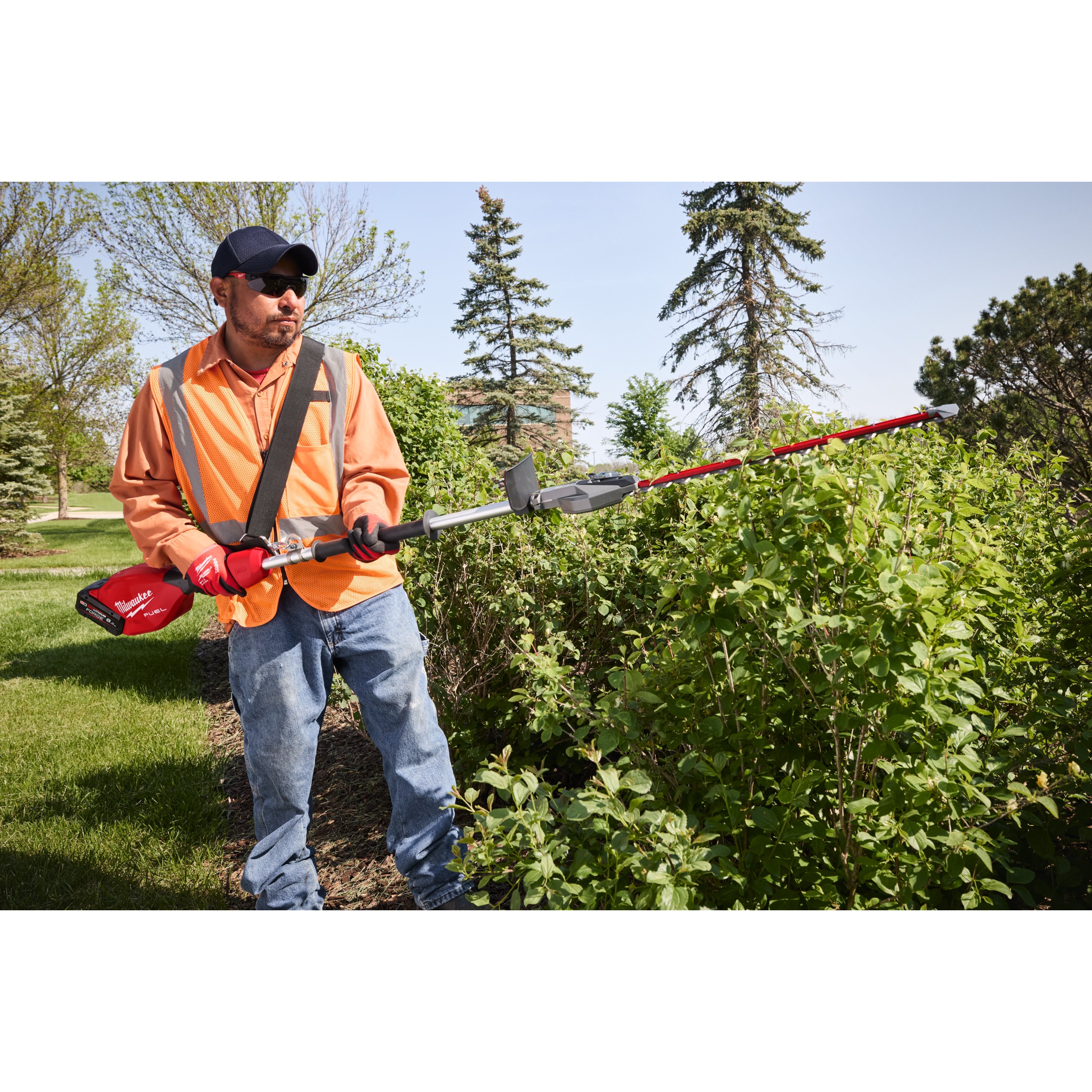 Trimmer pentru gard viu cu tijă scurtă Milwaukee M18 FHETSP-0 FUEL™, cod 4933500311