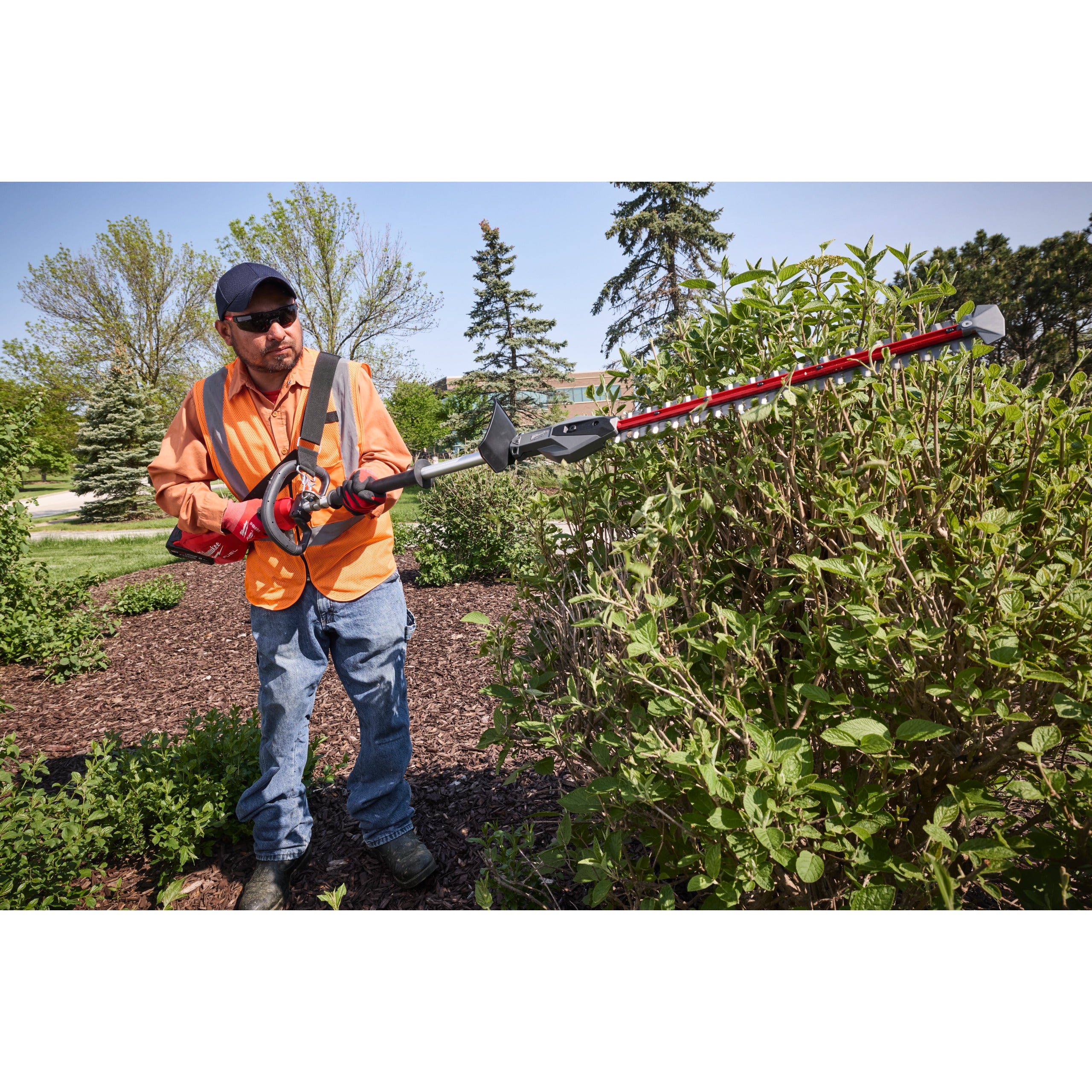 Trimmer pentru gard viu cu tijă scurtă Milwaukee M18 FHETSP-0 FUEL™, cod 4933500311