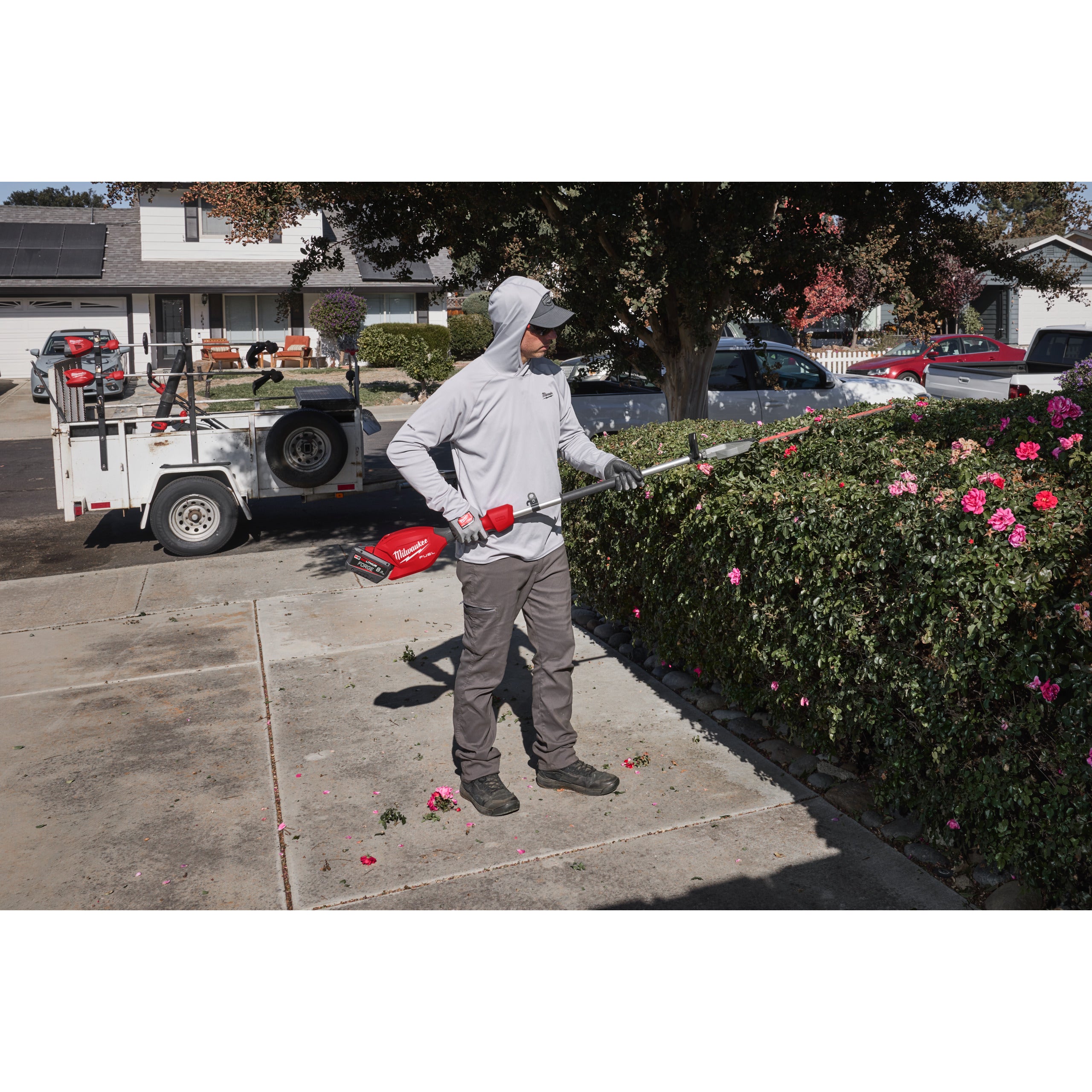 Trimmer pentru gard viu cu tijă scurtă Milwaukee M18 FHETSP-0 FUEL™, cod 4933500311