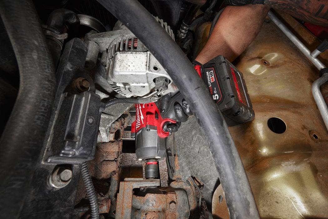 Cheie de impact Milwaukee 1/2″ 1491 Nm 18V M18FHIW2F12-502X, M18 FUEL™, cuplu ridicat și inel de strângere, 2 x M18 B5 acumulator, M12-18 FC încărcător, cutie HD, cod 4933492783 - BIG STORE (Dynamic Tools SRL)