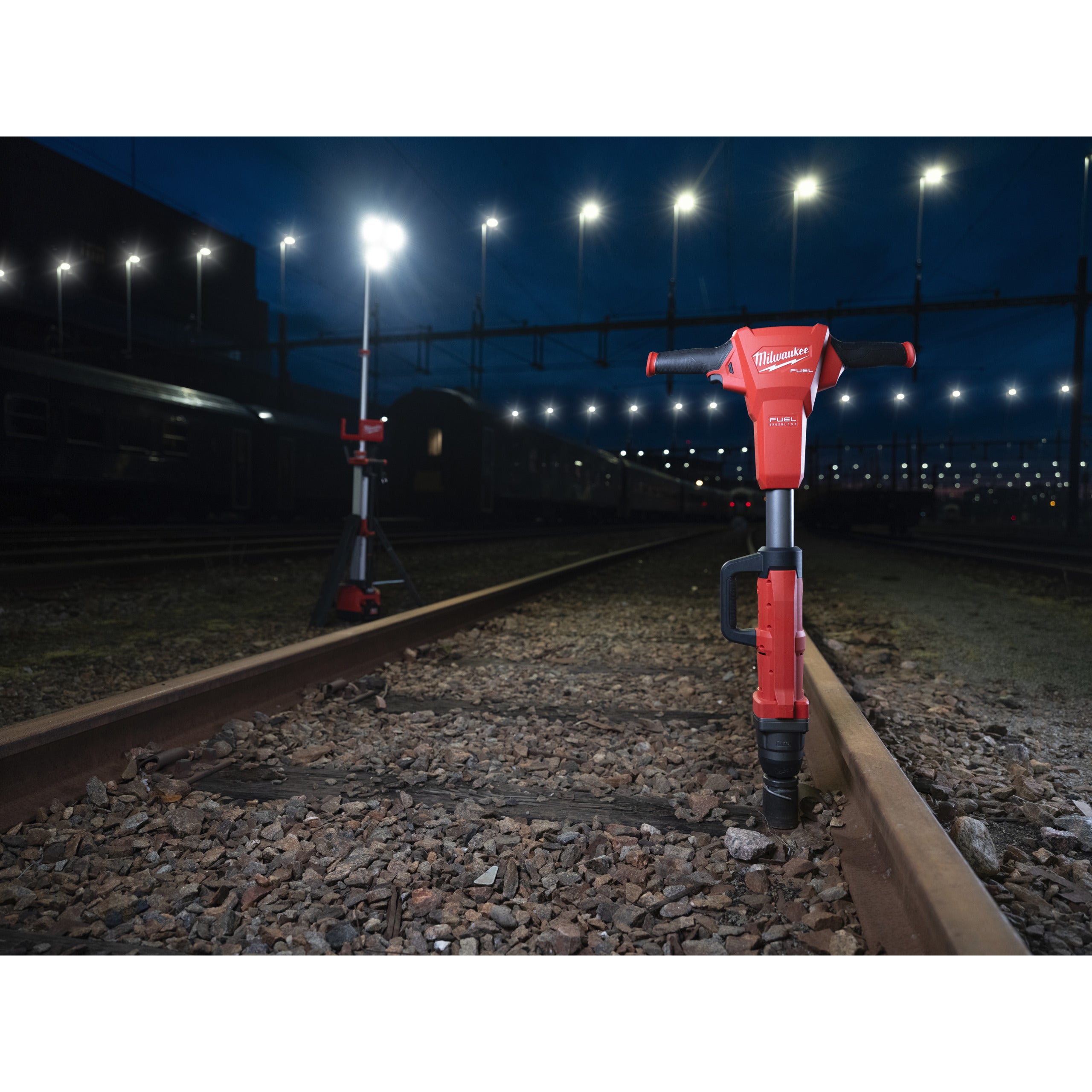 Cheie de impact Cheie cu impact Milwaukee M18 FHIWF1R-122C FUEL™ 1″ pentru calea ferată cu inel de fixare, cod 4933499201