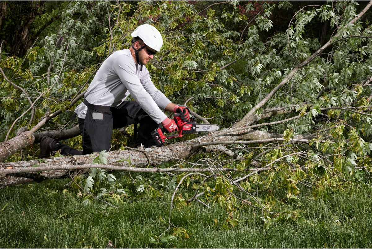 Fierăstrău cu lanț 20 cm Milwaukee M18 FHS20-552, FUEL™ HATCHET™, 2 x acumulator M18 HB5,5, 1 x încărcător M12-18 FC, cod 4933480118