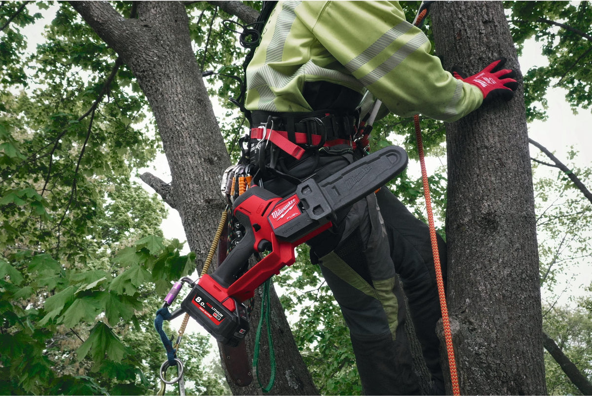 Fierăstrău cu lanț 20 cm Milwaukee M18 FHS20-552, FUEL™ HATCHET™, 2 x acumulator M18 HB5,5, 1 x încărcător M12-18 FC, cod 4933480118