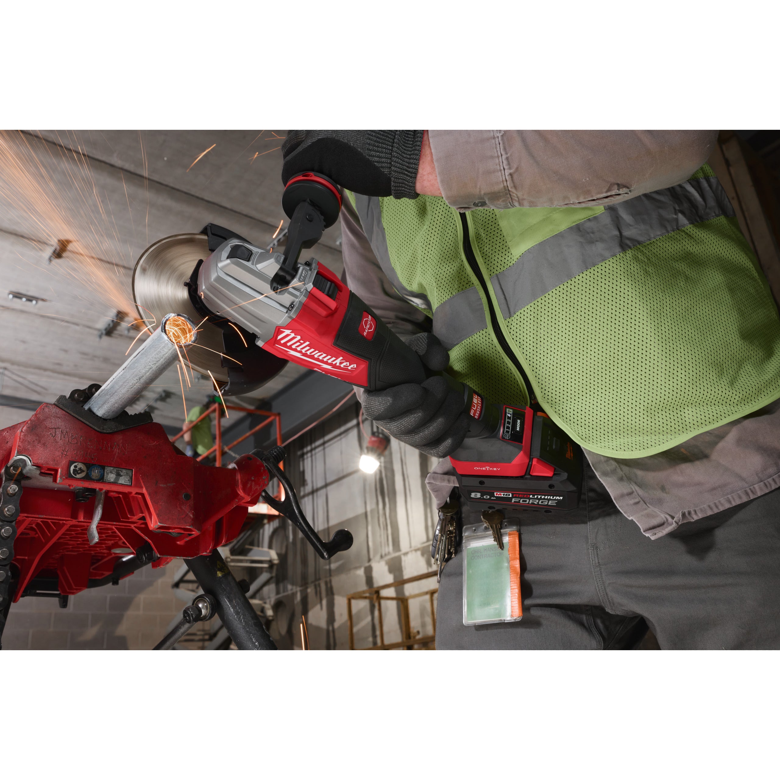 Polizor unghiular de înaltă performanță, 125 mm cu frânare, comutator lateral și ONE-KEY™ Milwaukee M18 FHSAGSVO125X-0X FUEL™, cod 4933500036