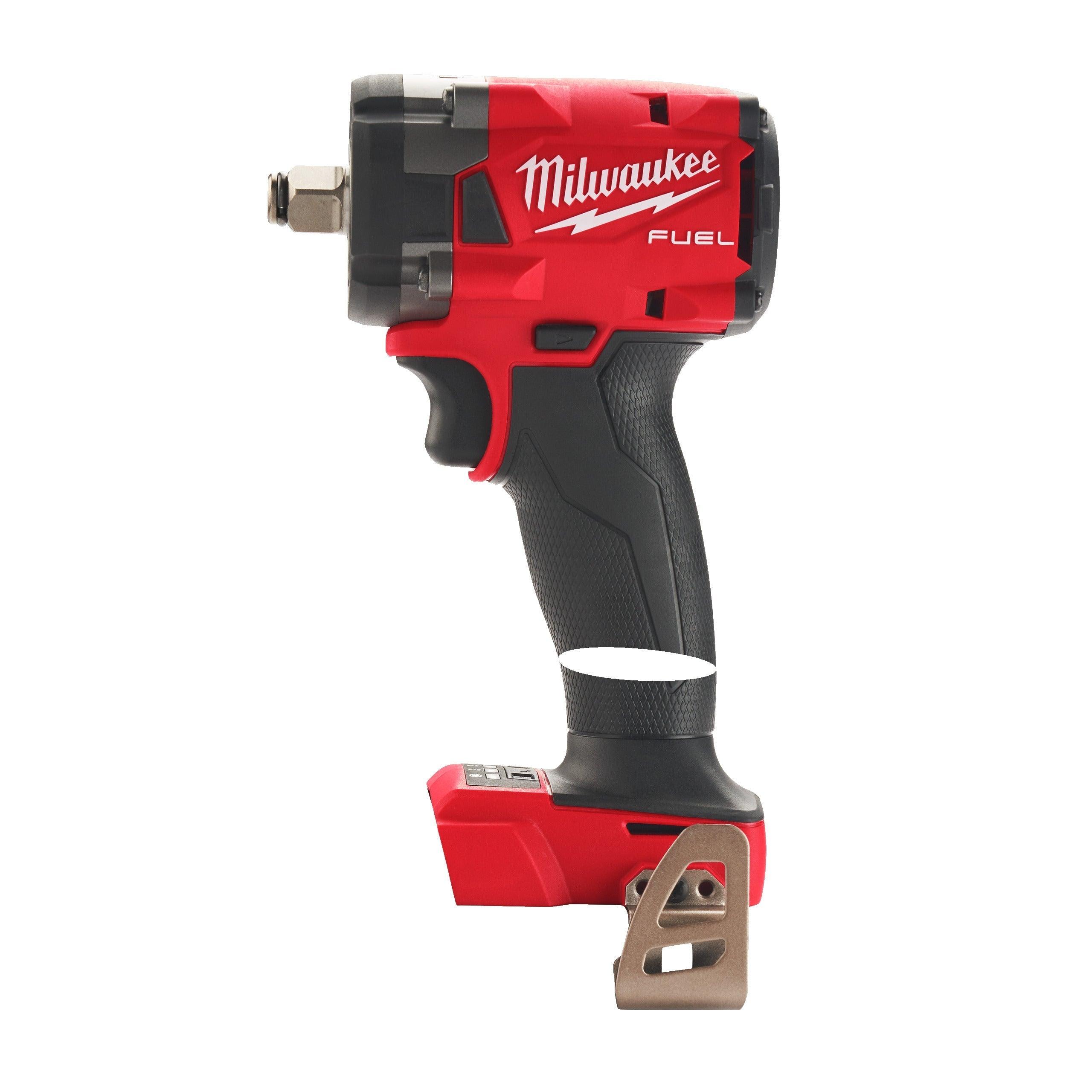 Cheie de impact Milwaukee 1/2″ 339Nm 18V M18FIW2F12-0, M18 FUEL™ compactă cu inel de fixare, cod 4933492506, fără acumulator, fără încărcător, în cutie de carton - BIG STORE (Dynamic Tools SRL)