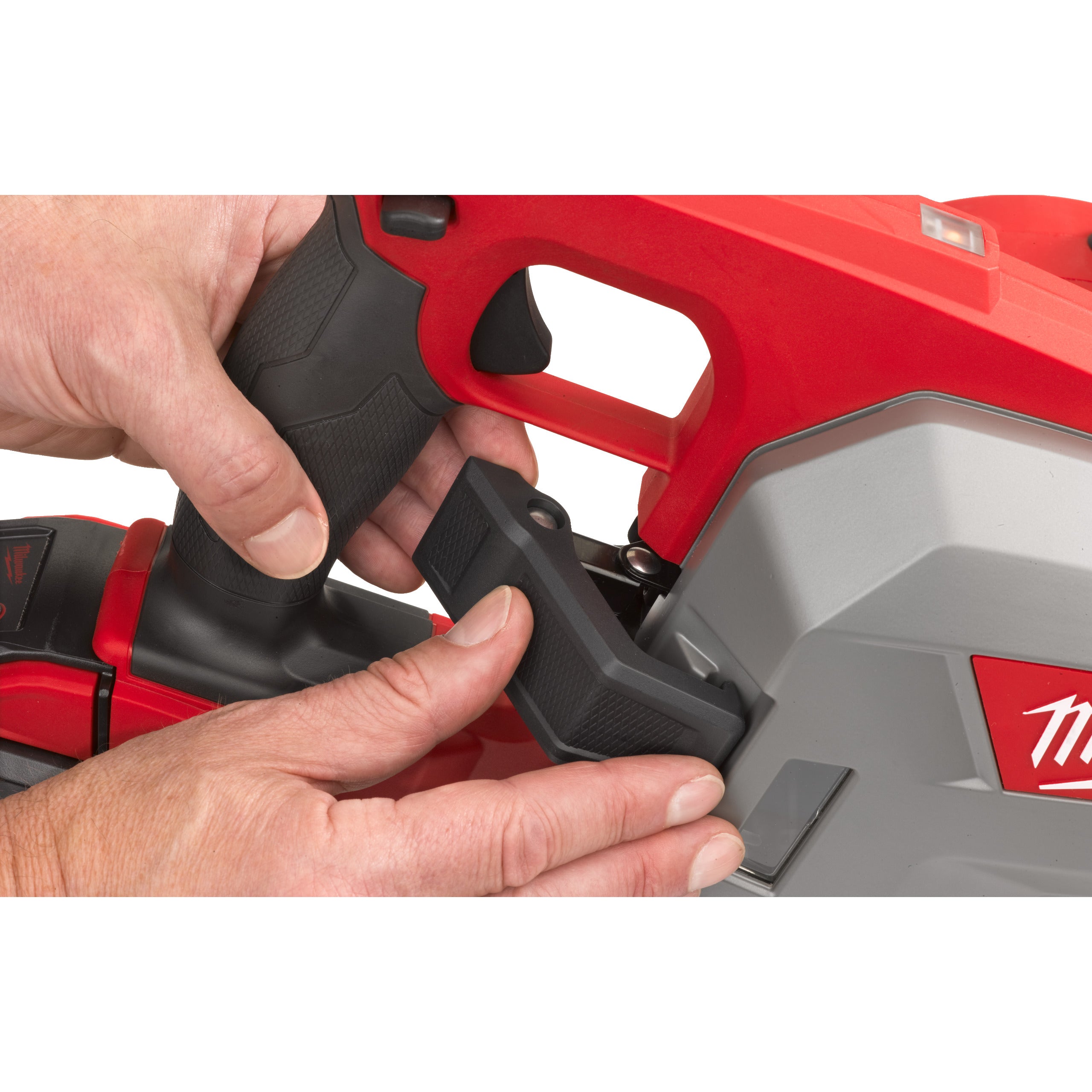 Fierăstrău circular pentru metal Milwaukee M18 FMCS66-121C FUEL™ 66 cm, cod 4933499243