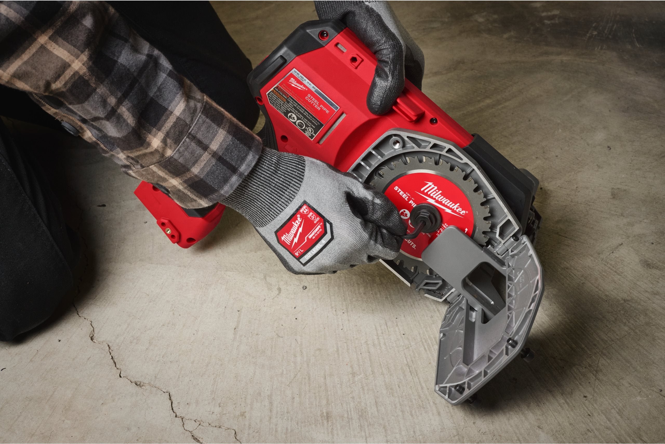Tăietor de țeavă de oțel Milwaukee M18™ FPCS-502X FUEL™, 1 x lamă de tăiere FPCSB, 2 x acumulator M18 B5, 1 x încărcător M12-18 FC, 1 x cutie HD, cod 4933498915