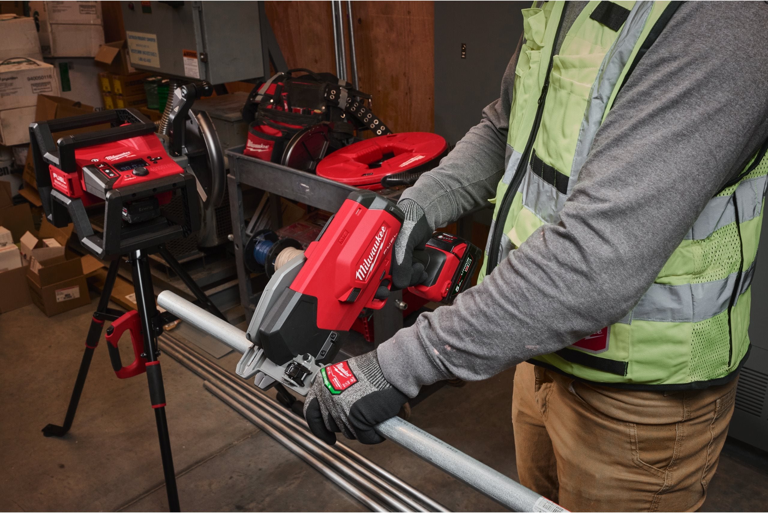 Tăietor de țeavă de oțel Milwaukee M18™ FPCS-502X FUEL™, 1 x lamă de tăiere FPCSB, 2 x acumulator M18 B5, 1 x încărcător M12-18 FC, 1 x cutie HD, cod 4933498915