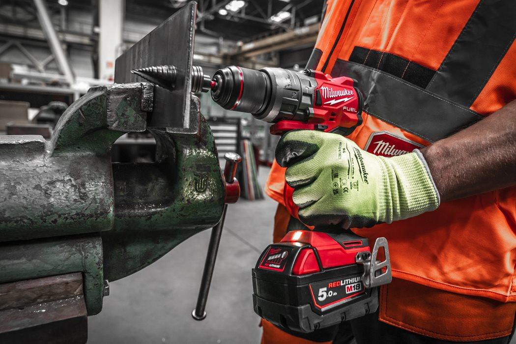 Mașină de găurit cu percuție Milwaukee M18 FPD3-502X FUEL™ , cuplu de 158 Nm, 2 acumulatori M18 B5, 1 încărcător M12-18FC, în cutie HD, cod 4933479860 - BIG STORE (Dynamic Tools SRL)