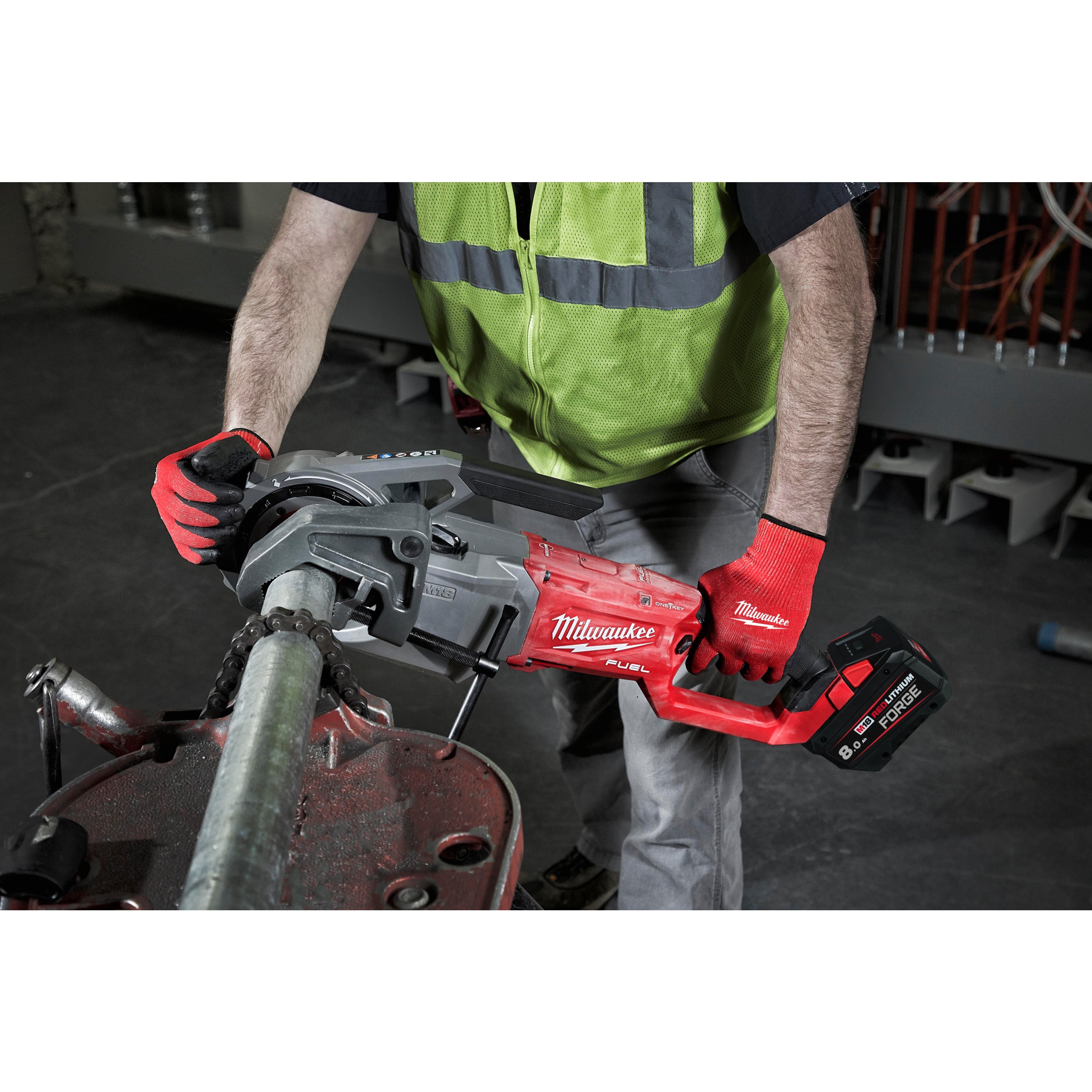 Mașină de filetat și canelat țevi 1 ¼″ Milwaukee M18 FPT114-802C FUEL™ ONE-KEY™, cod 4933499198