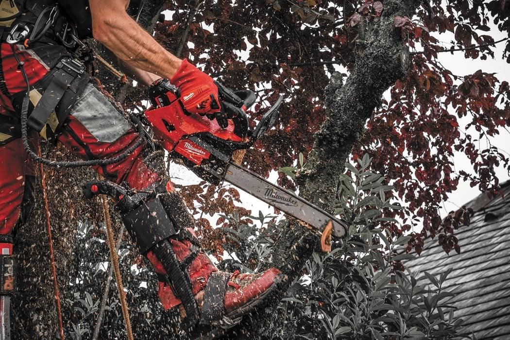 Fierăstrău cu lanț Milwaukee M18 FTHCHS35-0, 35 cm, sistem FUEL™, cod 4933479588 + CADOU: ochelari 4932478764 - BIG STORE (Dynamic Tools SRL)