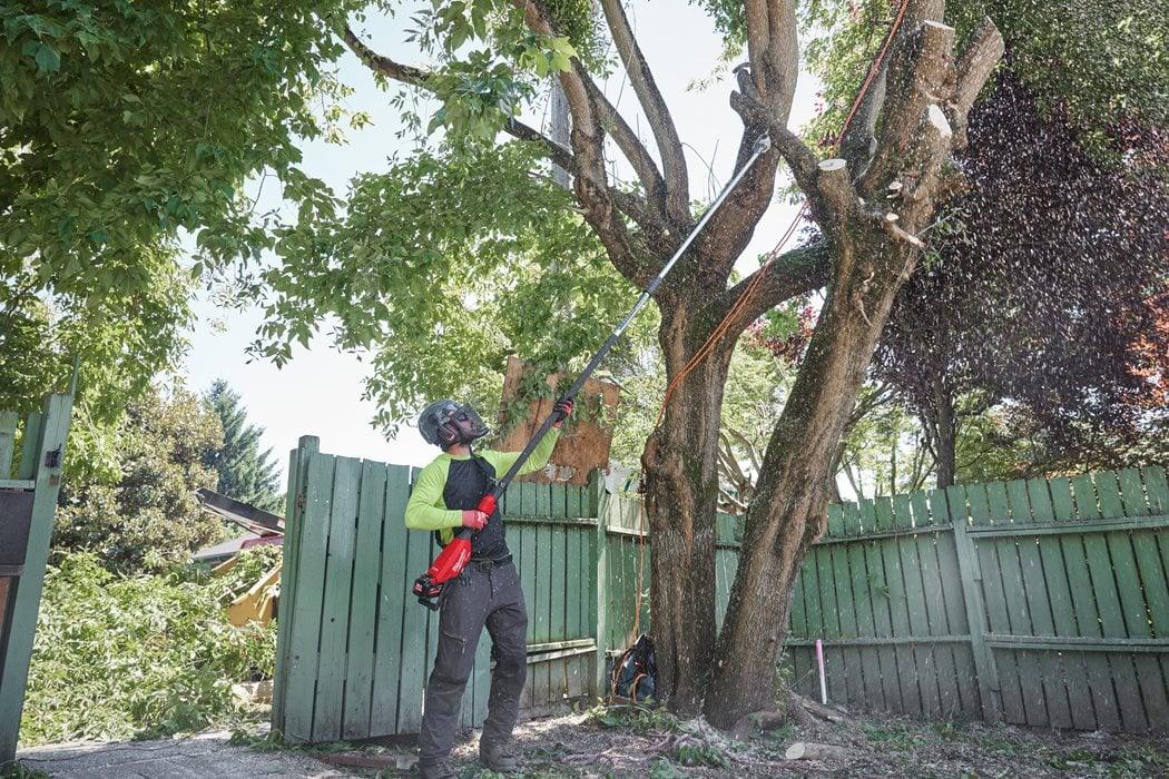 Fierăstrău telescopic cu lanț 30 cm M18 FUEL™ Milwaukee M18 FTPS30-0, cod 4933480868, fără acumulator, fără încărcător, fără cutie + CADOU: ochelari 4932478764 + lanț de rezervă Stihl - BIG STORE (Dynamic Tools SRL)