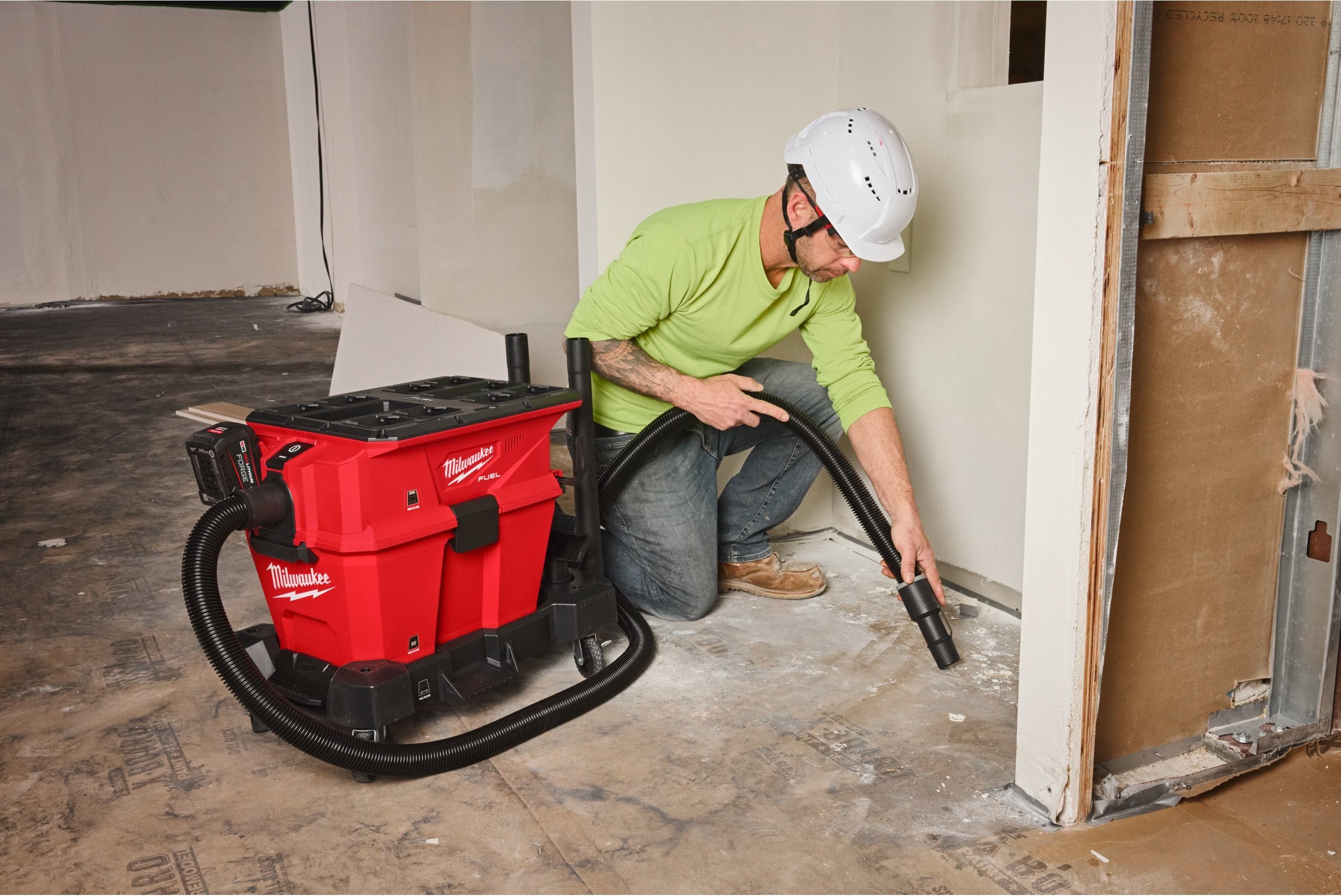 Aspirator Milwaukee M18 FVC23L-0 FUEL™ PACKOUT™ NEXUS 23L CLASA L, cod 4933500141