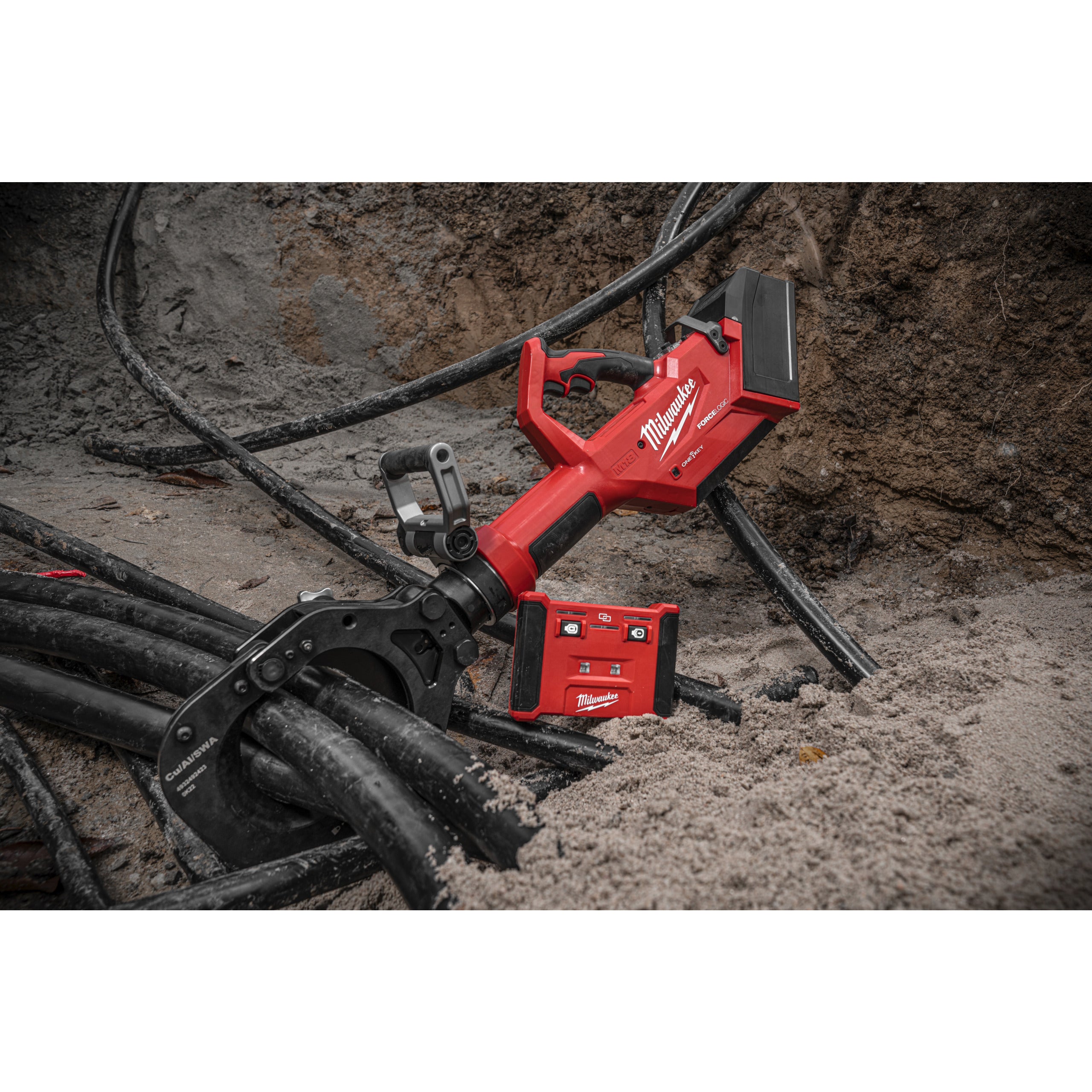 Tăietor hidraulic pentru cabluri Milwaukee M18 HCC125-801C FORCE LOGIC™ 125 mm, cod 4933499333