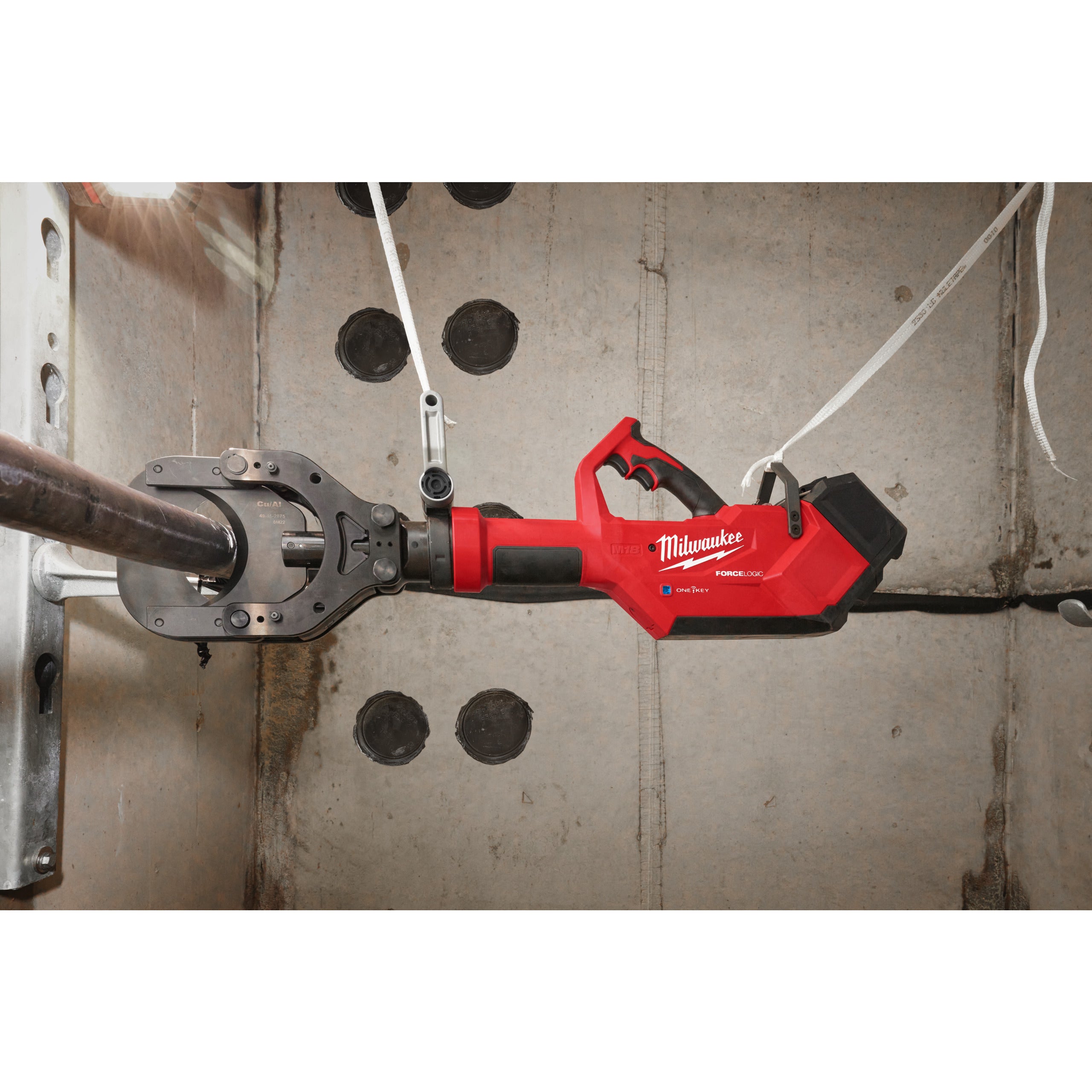 Tăietor hidraulic pentru cabluri Milwaukee M18 HSFC125R-802C FORCE LOGIC™ 125 mm, cod 4933499331