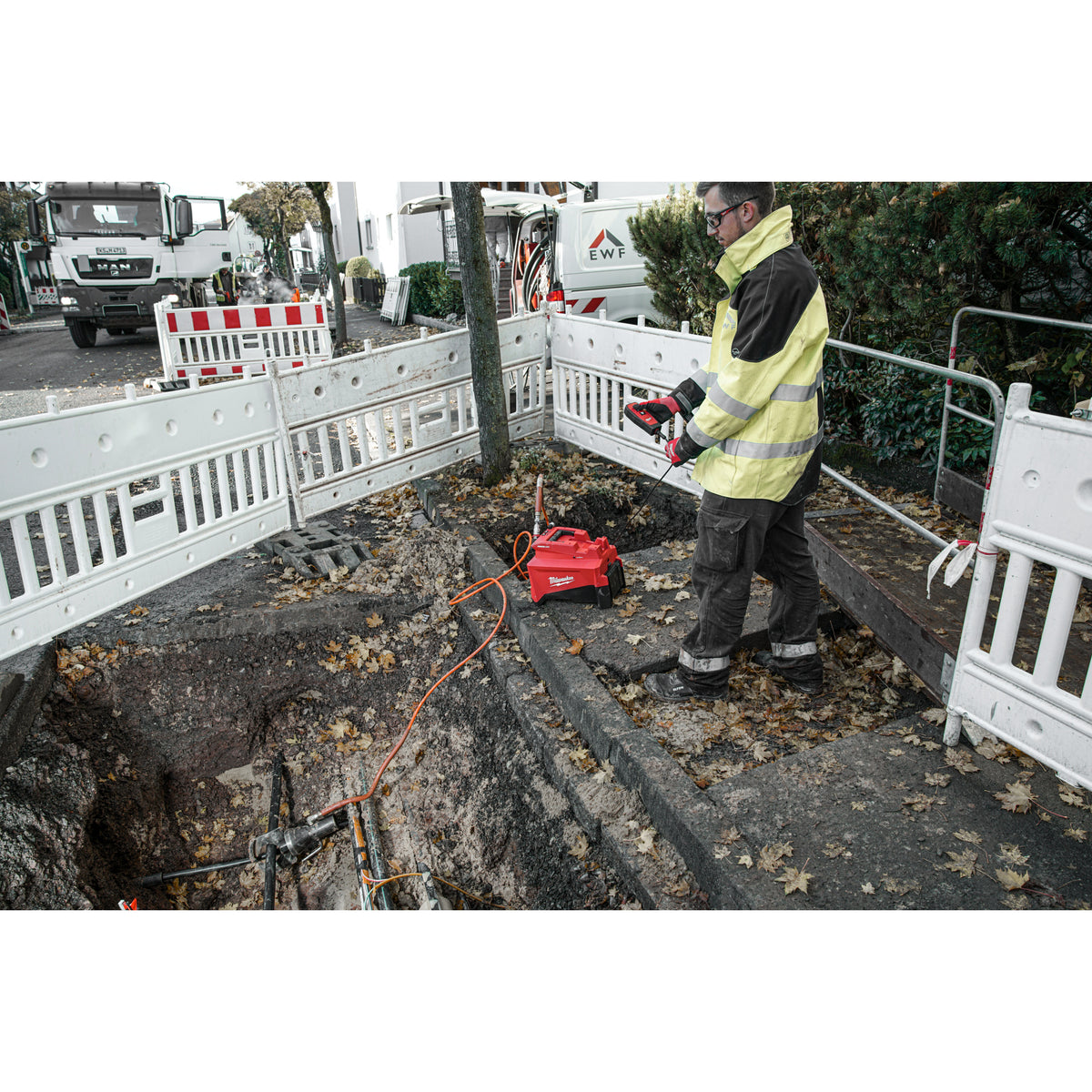Pompă hidraulică utilitară Milwaukee M18 HUP700-121, cod 4933499335