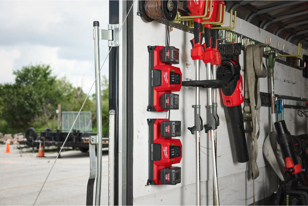 Încărcător super rapid Milwaukee M18 MDBSC cu două porturi, cod 4932498557