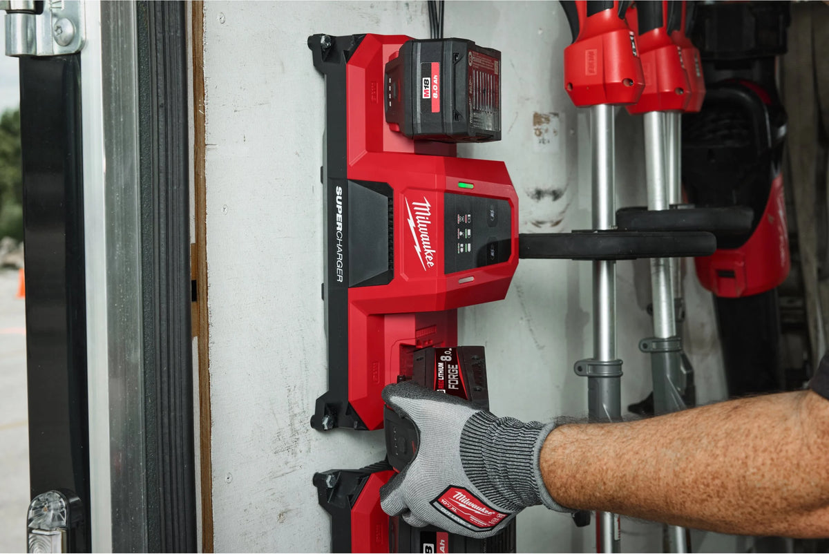 Încărcător super rapid Milwaukee M18 MDBSC cu două porturi, cod 4932498557