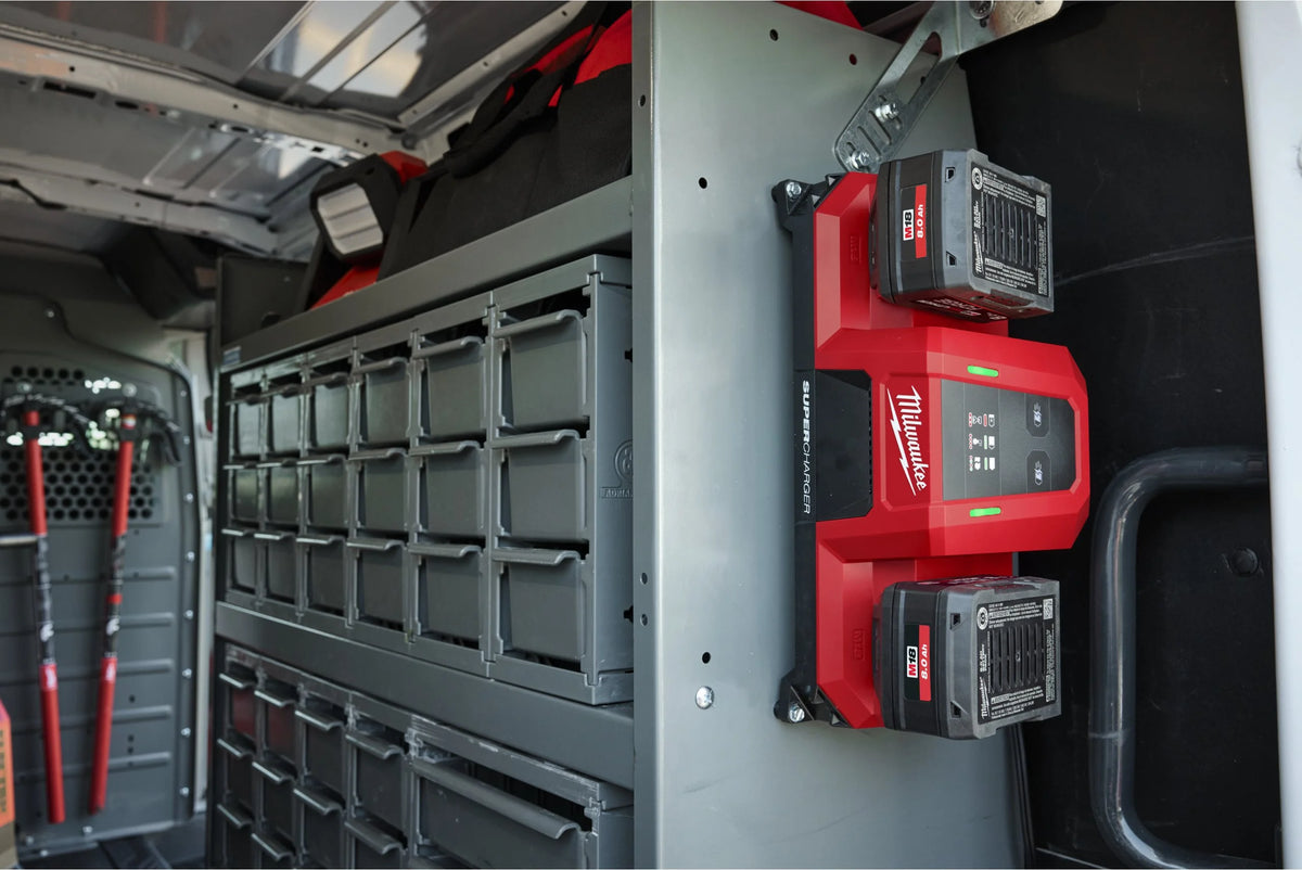 Încărcător super rapid Milwaukee M18 MDBSC cu două porturi, cod 4932498557