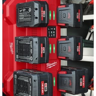 Încărcător rapid cu 6 porturi Milwaukee M18 MPC6 PACKOUT™ RAPIDCHARGER, cod 4932498551