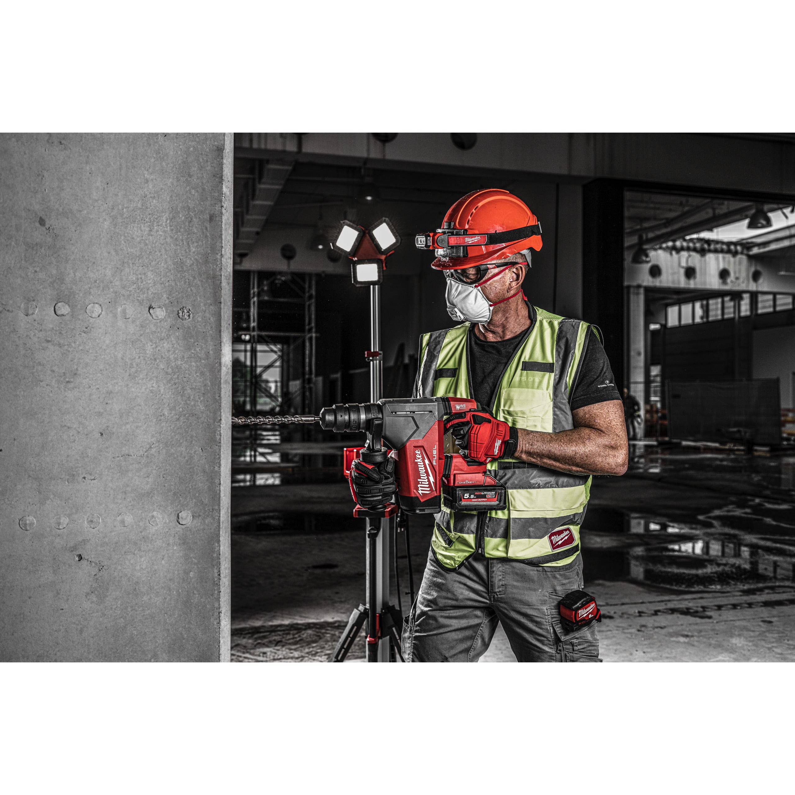 Ciocan rotopercutor SDS-Plus 32 mm cu 4 funcții Milwaukee M18 ONEFHPX-802X FUEL™ cu ONE-KEY™ și mandrină FIXTEC™, cod 4933500234