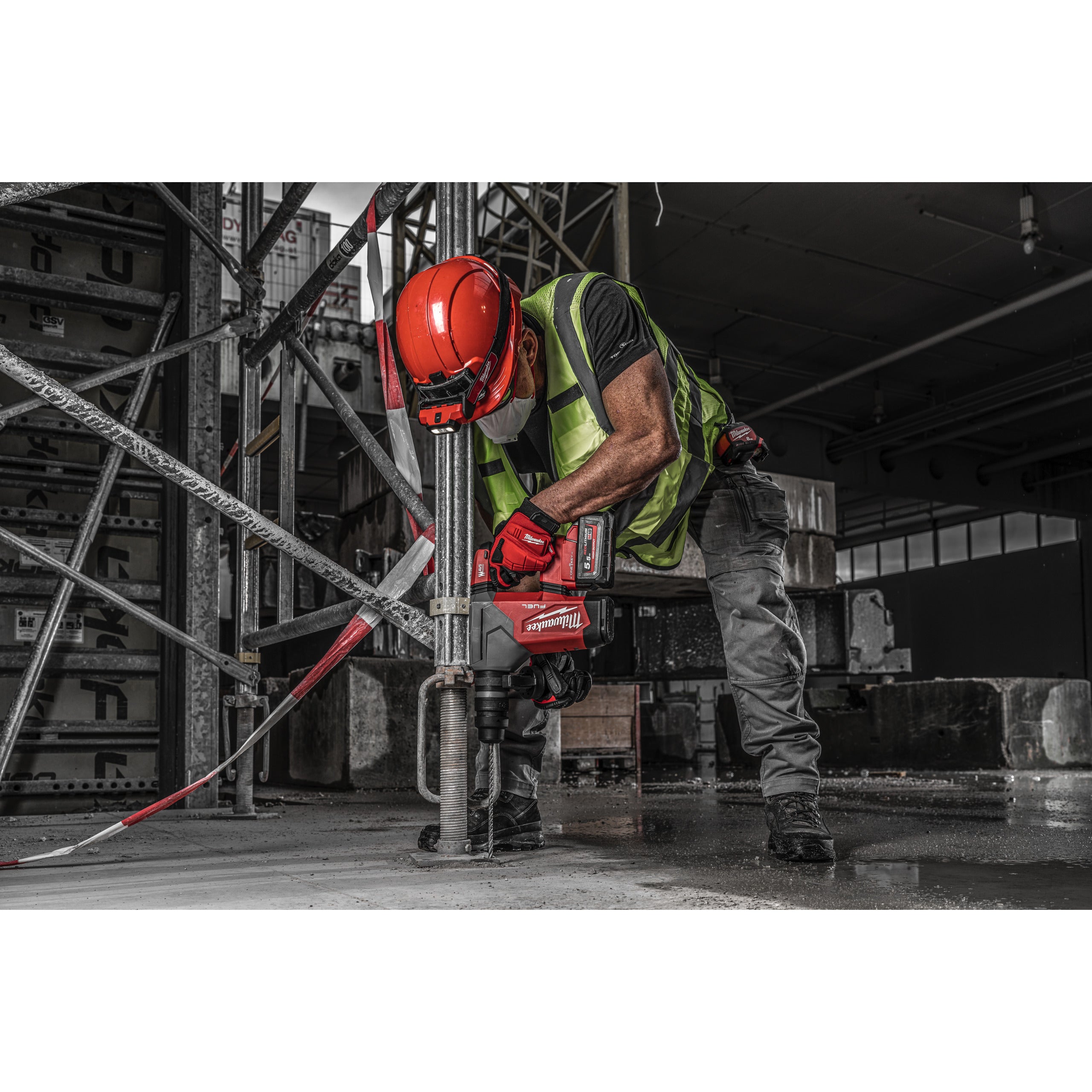 Ciocan rotopercutor SDS-Plus 32 mm cu 4 funcții Milwaukee M18 ONEFHPX-802X FUEL™ cu ONE-KEY™ și mandrină FIXTEC™, cod 4933500234