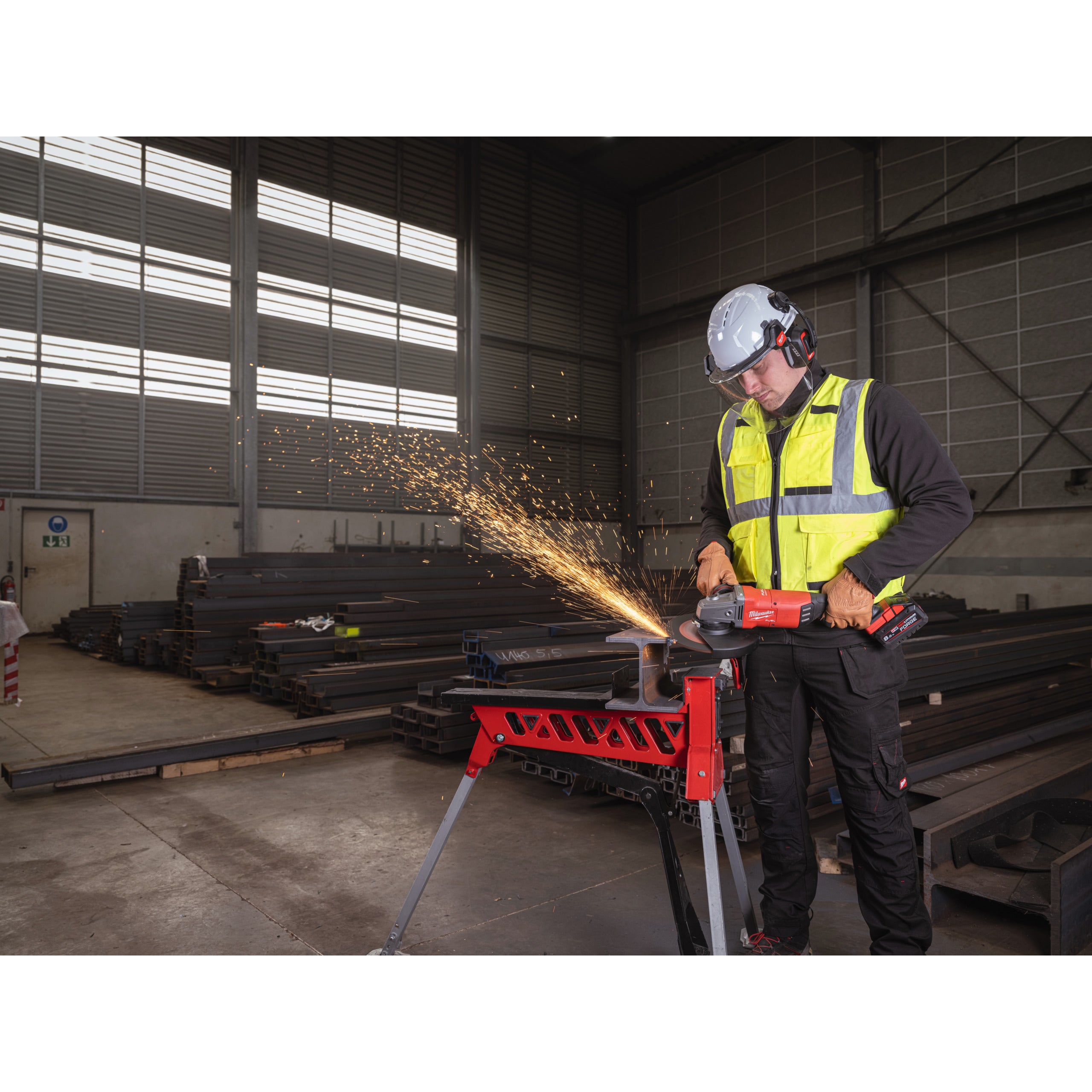 Polizor unghiular 230 mm cu frânare și comutator tip clapetă Milwaukee M18 ONEFLAG230XPDB-122C FUEL™ ONE-KEY™, cod 4933499242