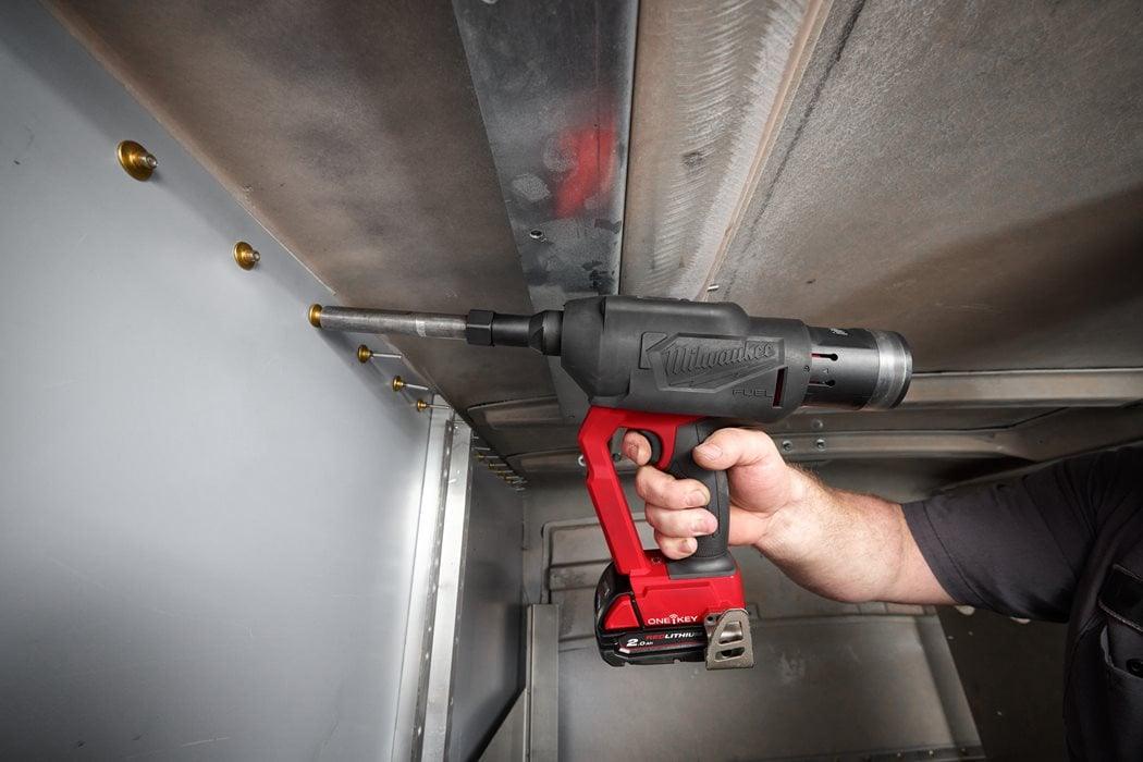 Pistol pentru nituit tip HUCK® Milwaukee M18 ONEFLT-0X, ONE-KEY, fără acumulator, fără încărcător, 1 x cutie HD, cod 4933478637 - BIG STORE (Dynamic Tools SRL)