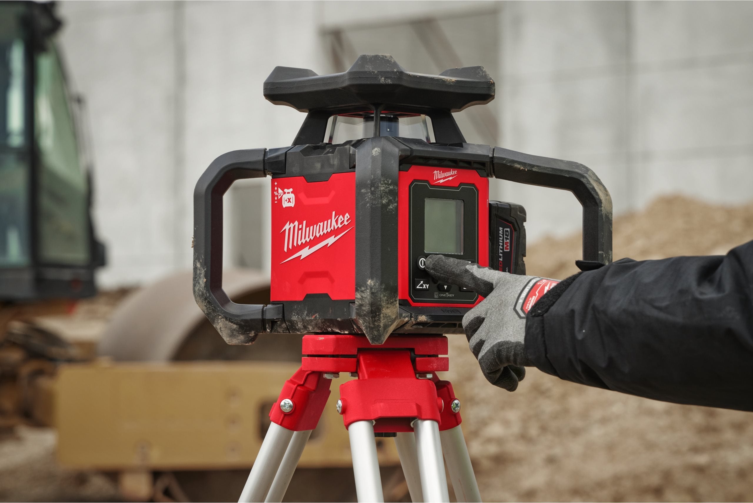 Nivelă laser rotativă orizontală și verticală Milwaukee M18 RLOHV1200-501C, 1200 M, ONE-KEY™, 1 x acumulator M18 B5, 1 x încărcător M12-18C, 1 x cutie plastic, cod 4933493204