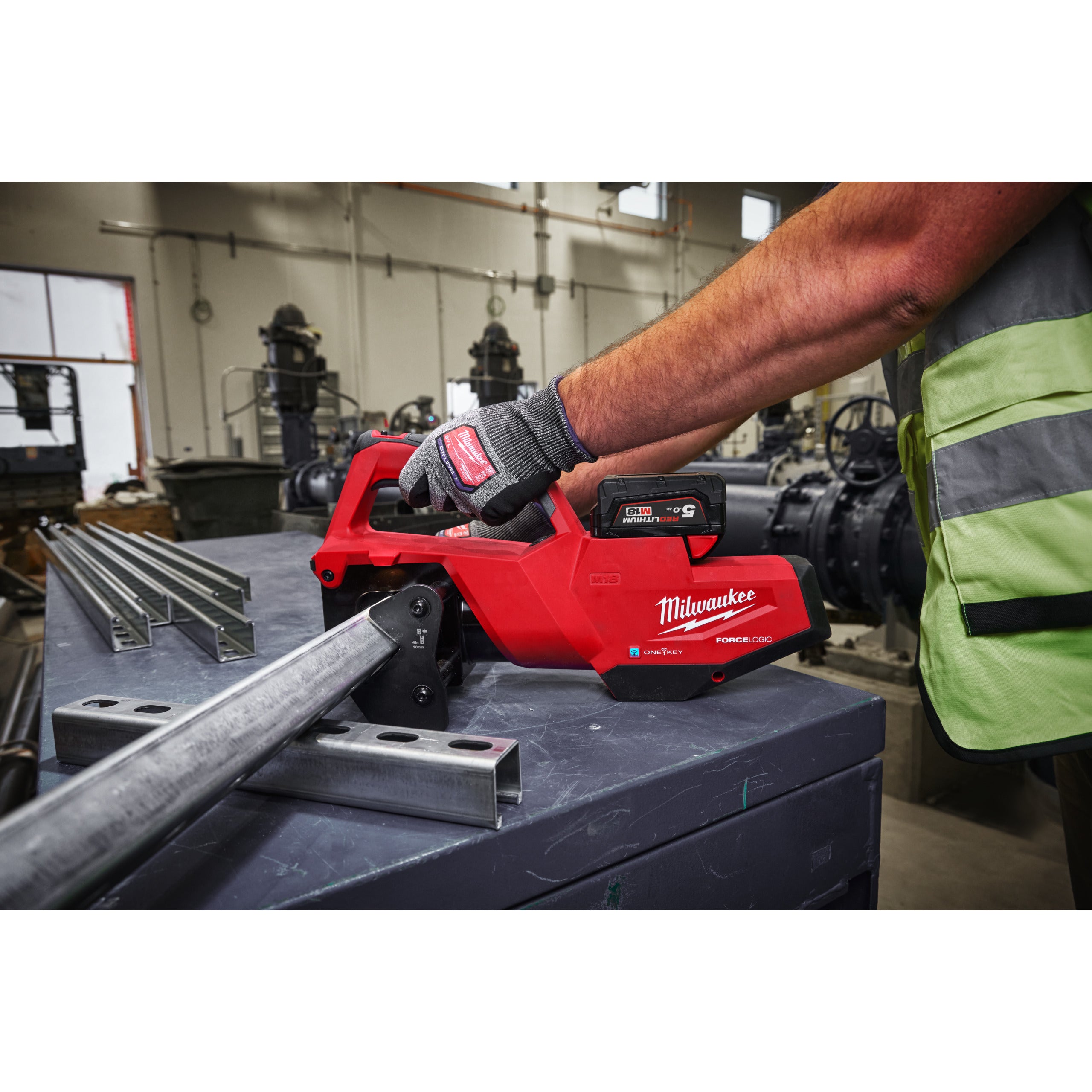 Mașină pentru debitat profile Milwaukee M18 STSO-0B FORCE LOGIC™, cod 4933492097