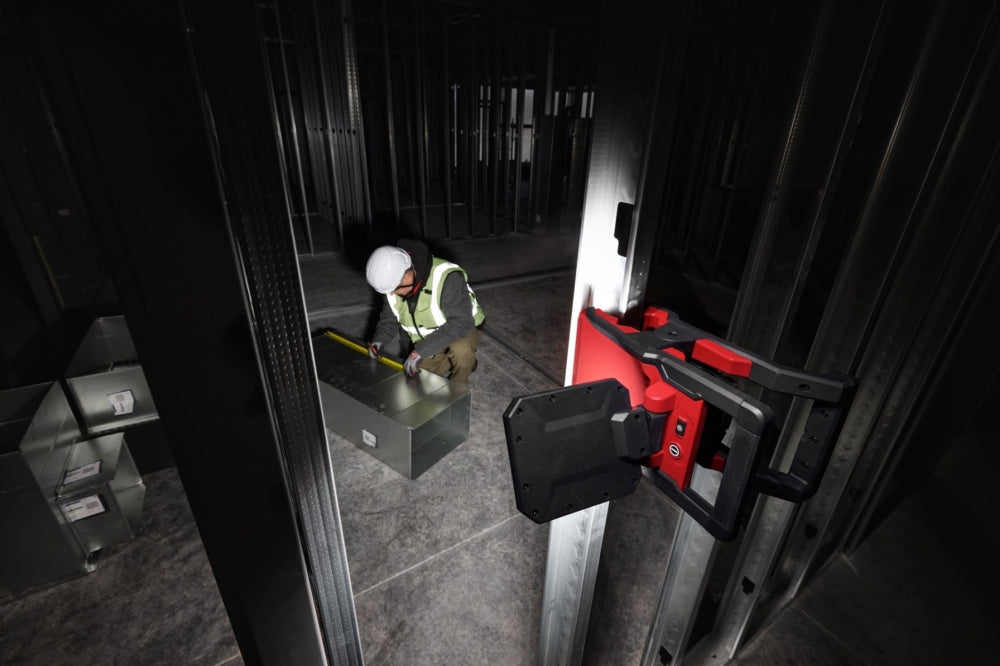 Proiector Milwaukee M18 PAL2-0, 2000 LUMENI, fără încărcător și acumulator, cod 4933493547