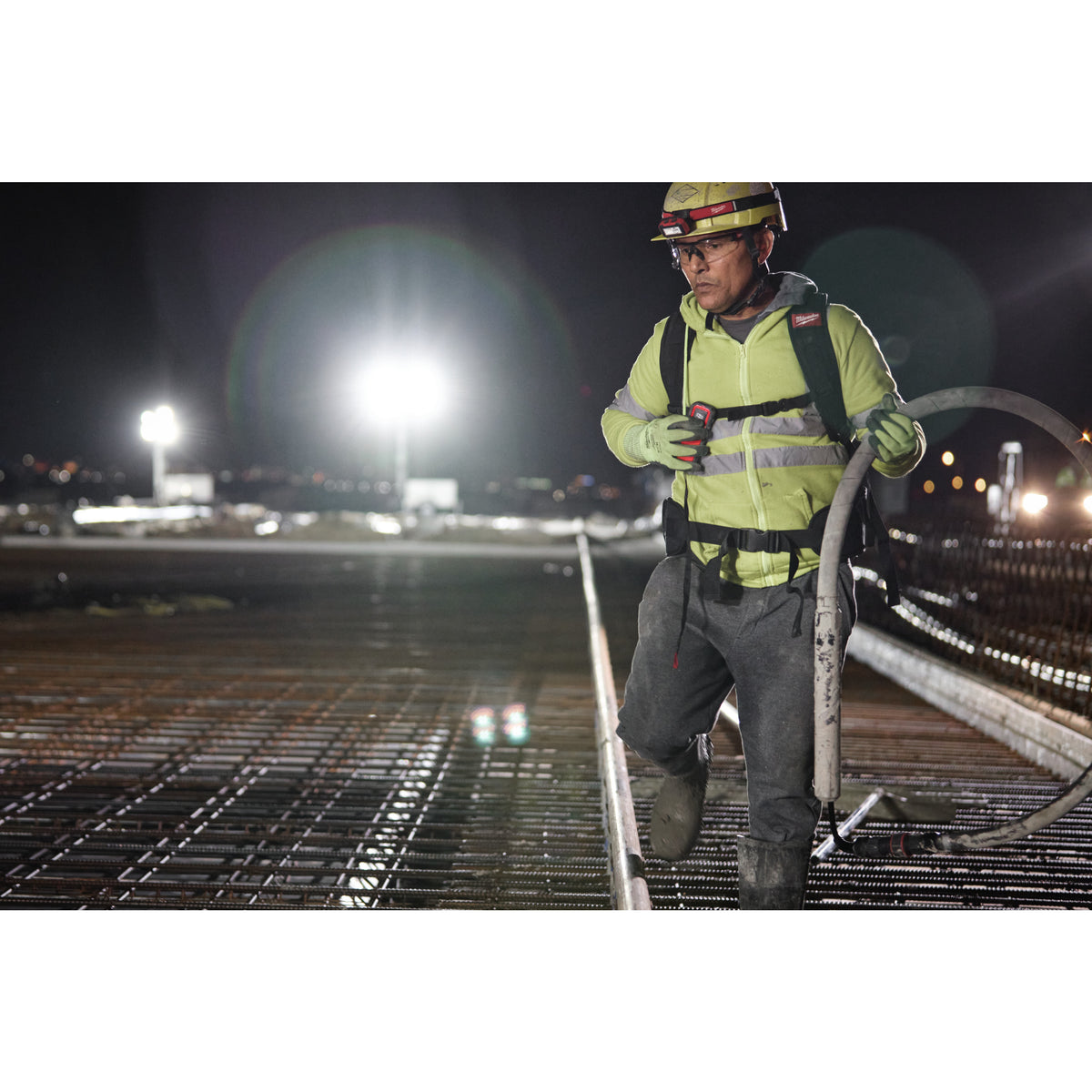 Vibrator de beton Milwaukee MXF CVHF-0 de înaltă frecvență, cod 4933498132