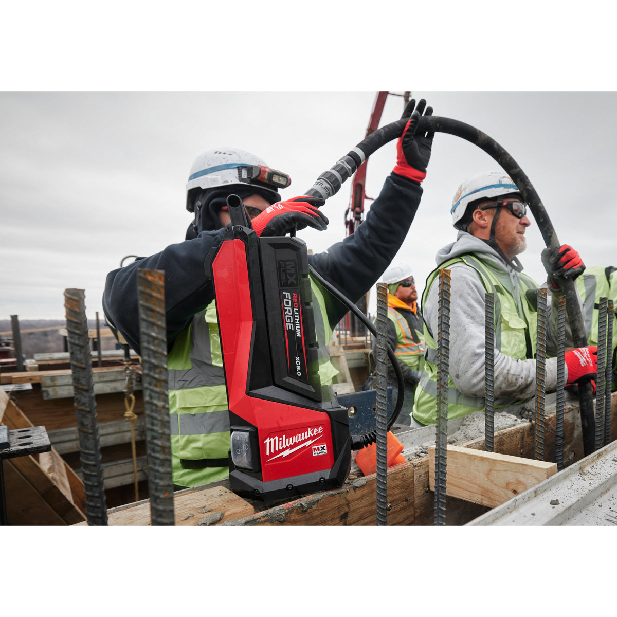 Vibrator de beton Milwaukee MXF CVHF-802 de înaltă frecvență, cod 4933498133