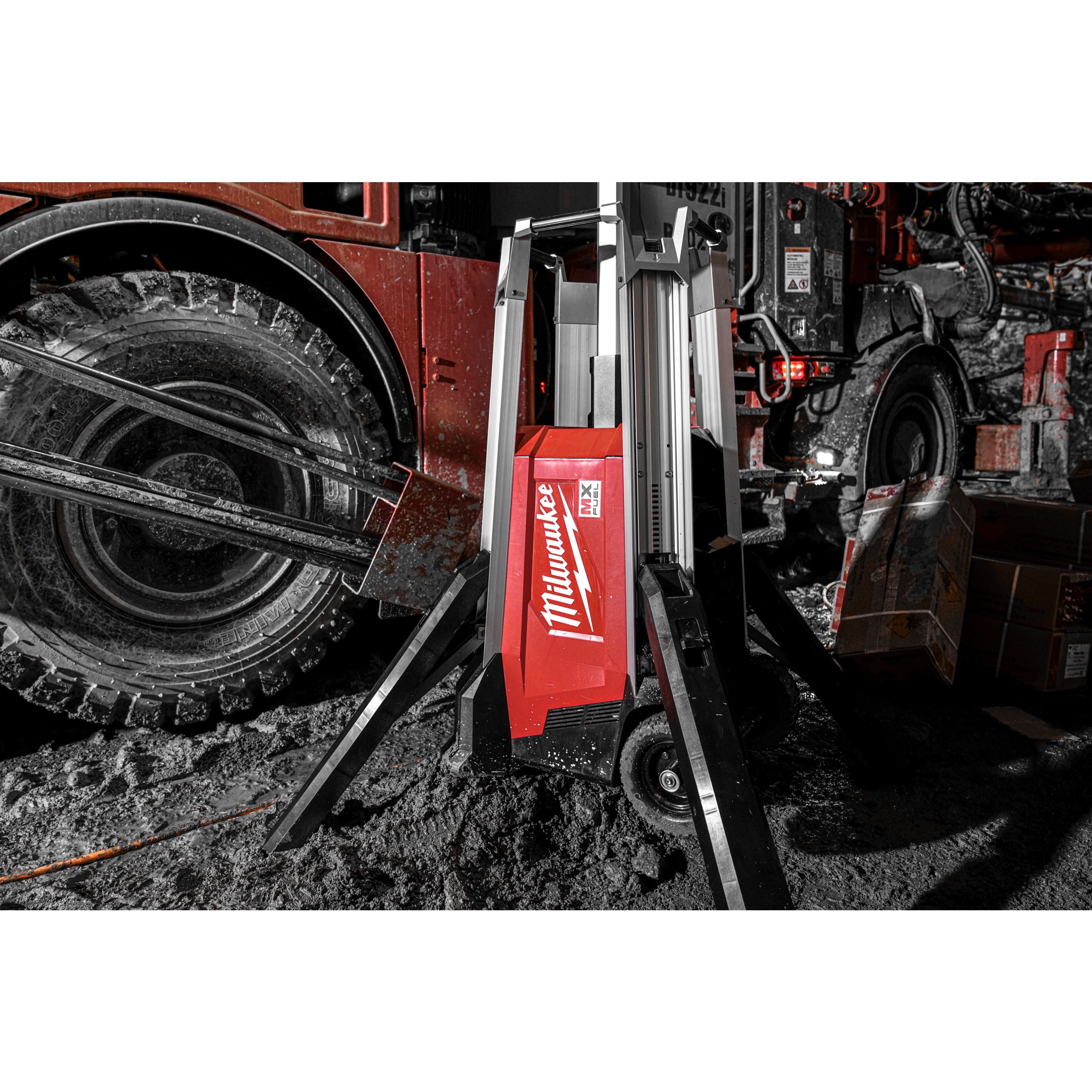 Turn mobil de iluminat Milwaukee MXF TL-801, cod 4933502173