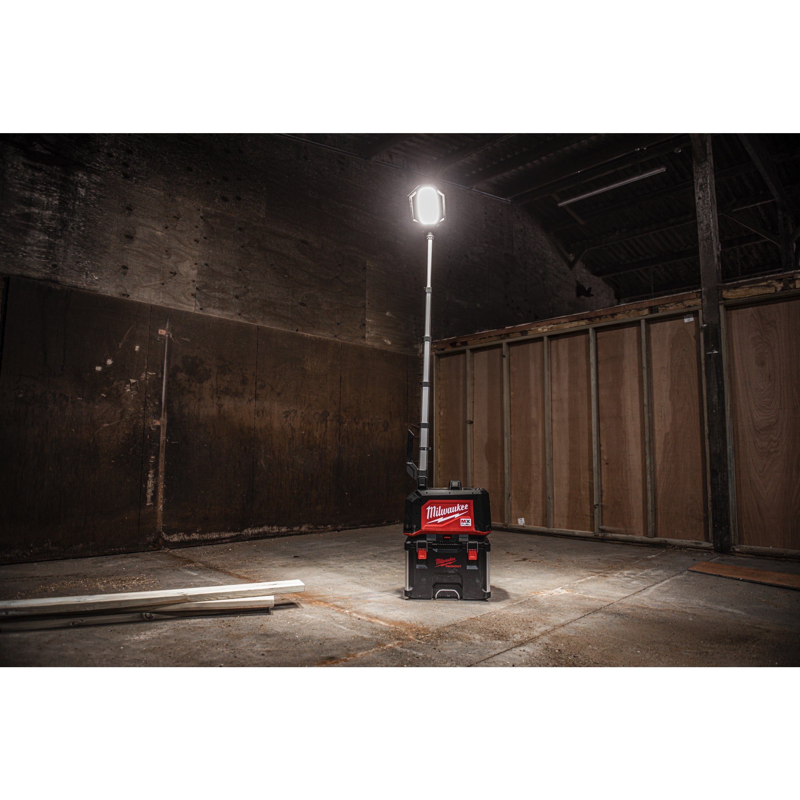 Turn de iluminat compact Milwaukee MXF TLIC-801 MX FUEL™, cod 4933502688