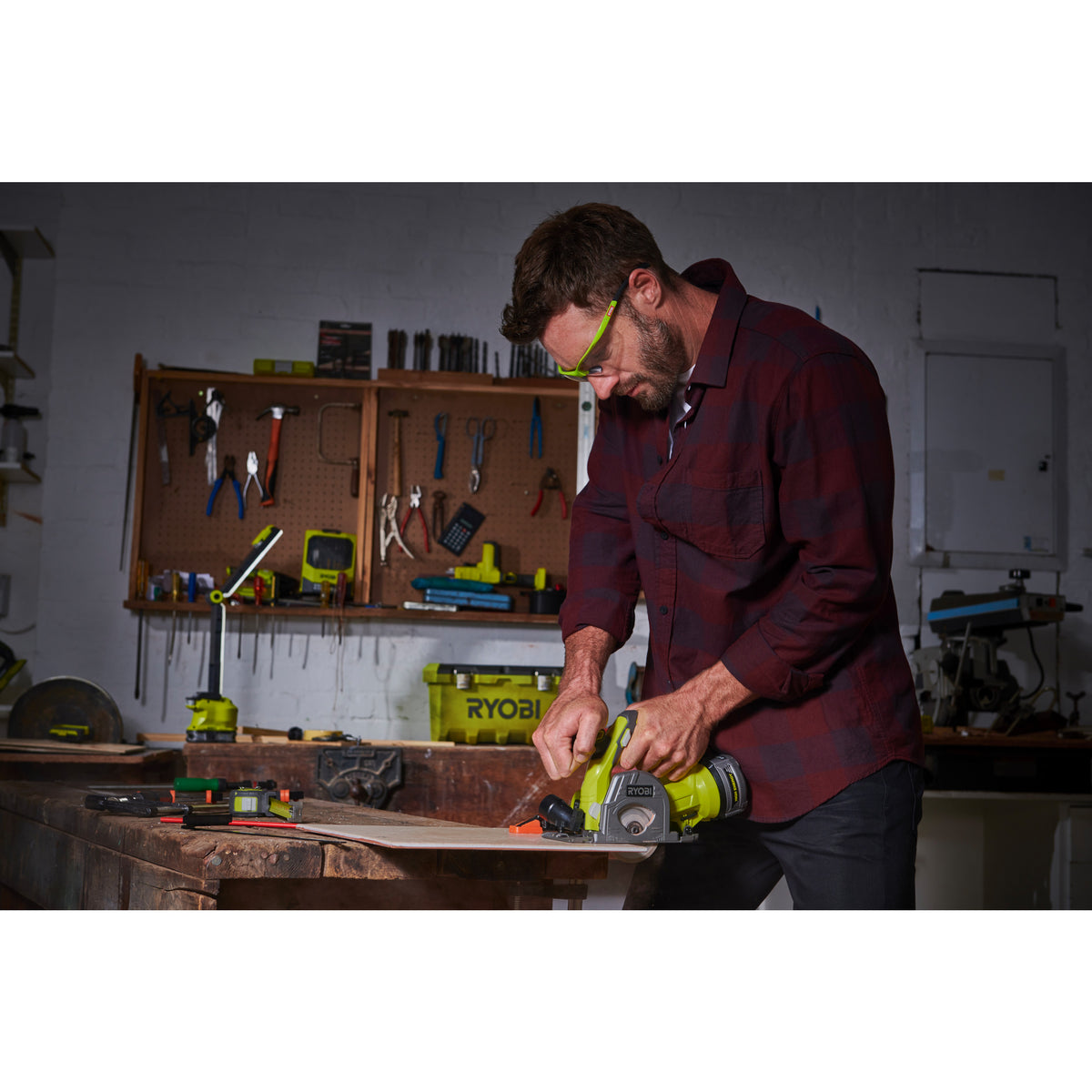 Fierăstrău multi-material 18V ONE+™ Ryobi R18MMS-0, cod 5133004515