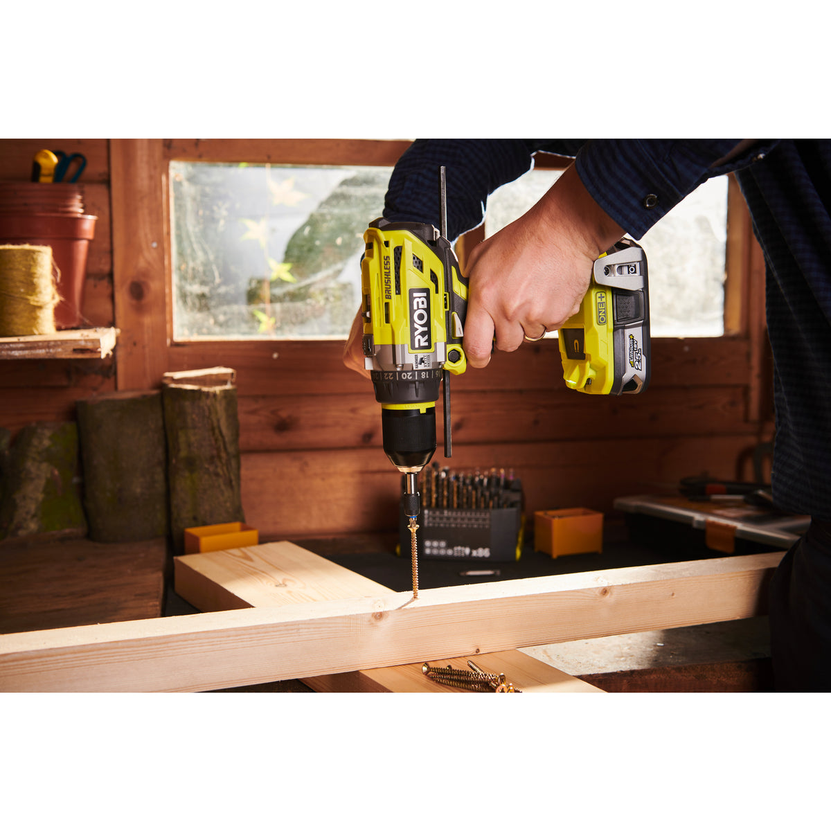 Mașină de găurit cu percuție 18V ONE+™, motor fără perii Ryobi R18PD7-0, cod 5133003941