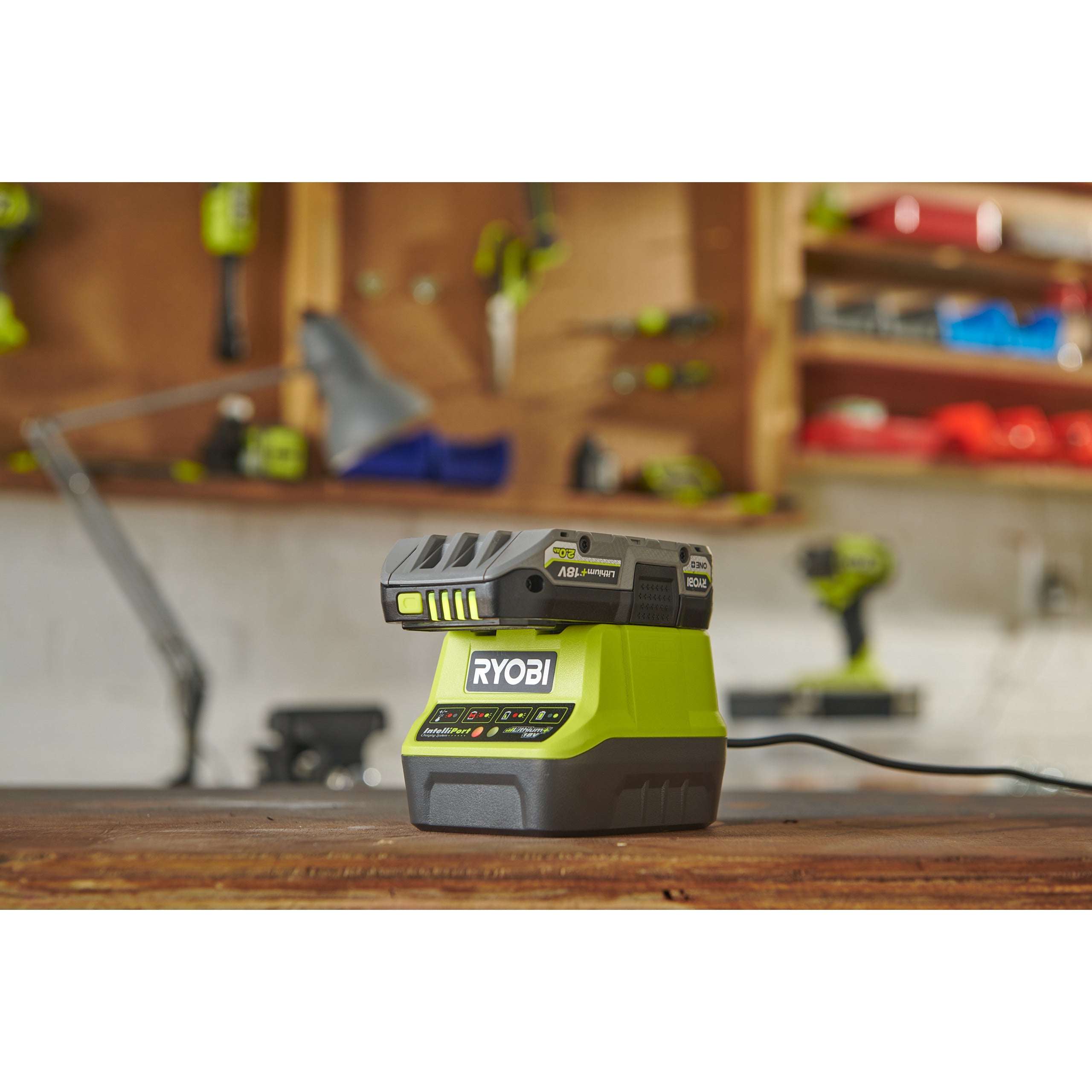 Încărcător compact 18V ONE+™ Ryobi RC18120, cod 5133002891